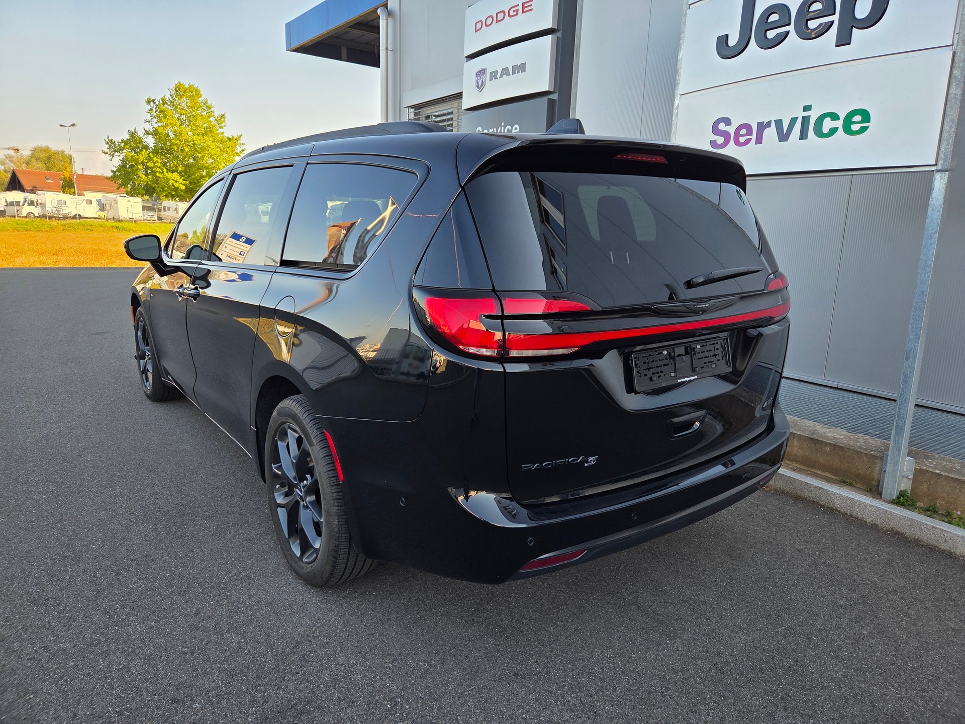 CHRYSLER Pacifica 3.6 V6 4x4 Limited 290PS / 7-Plätzer-showroom-element-2