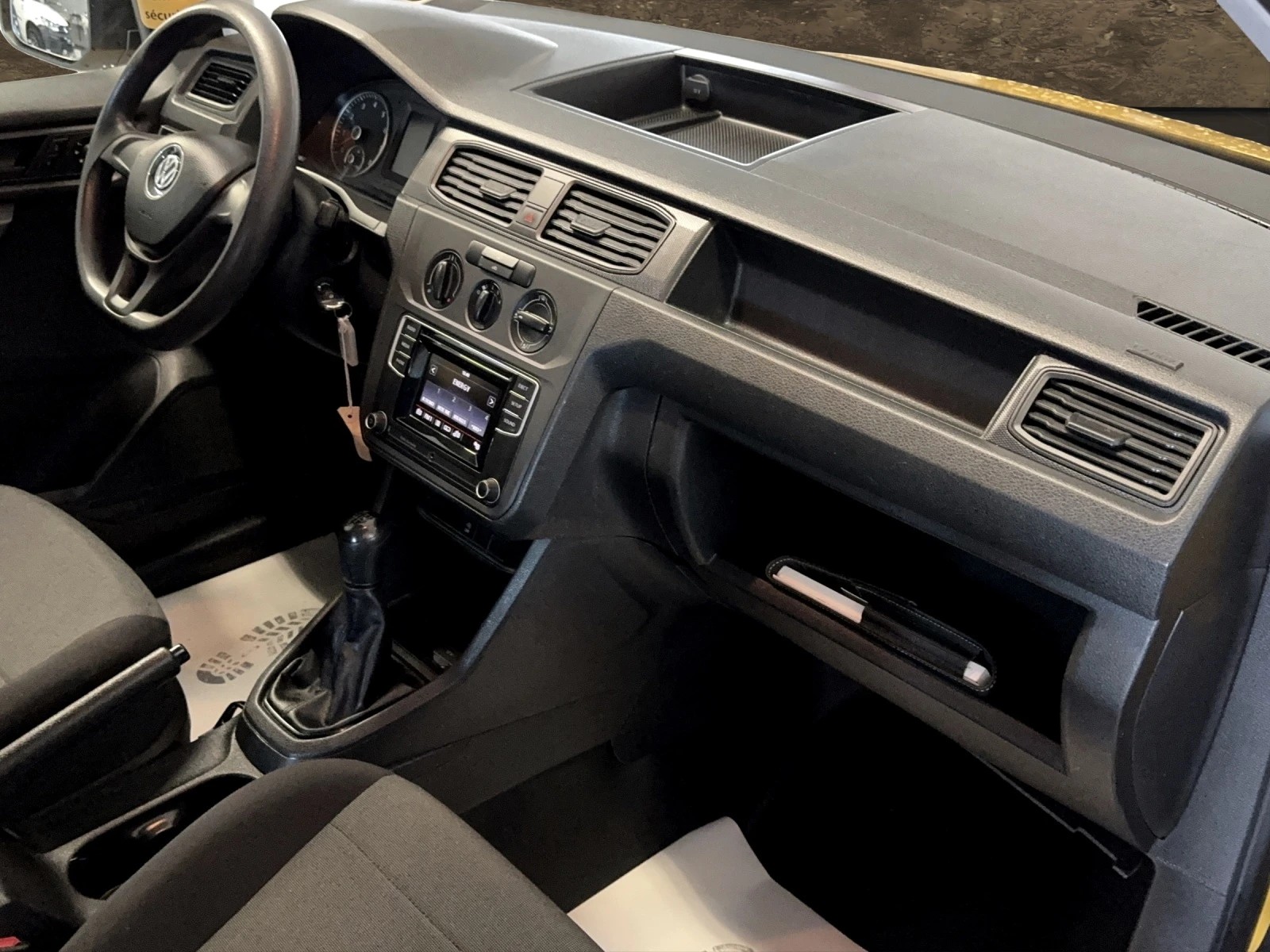 VW Caddy 2.0TDI BlueMotion Technology DSG-image-8