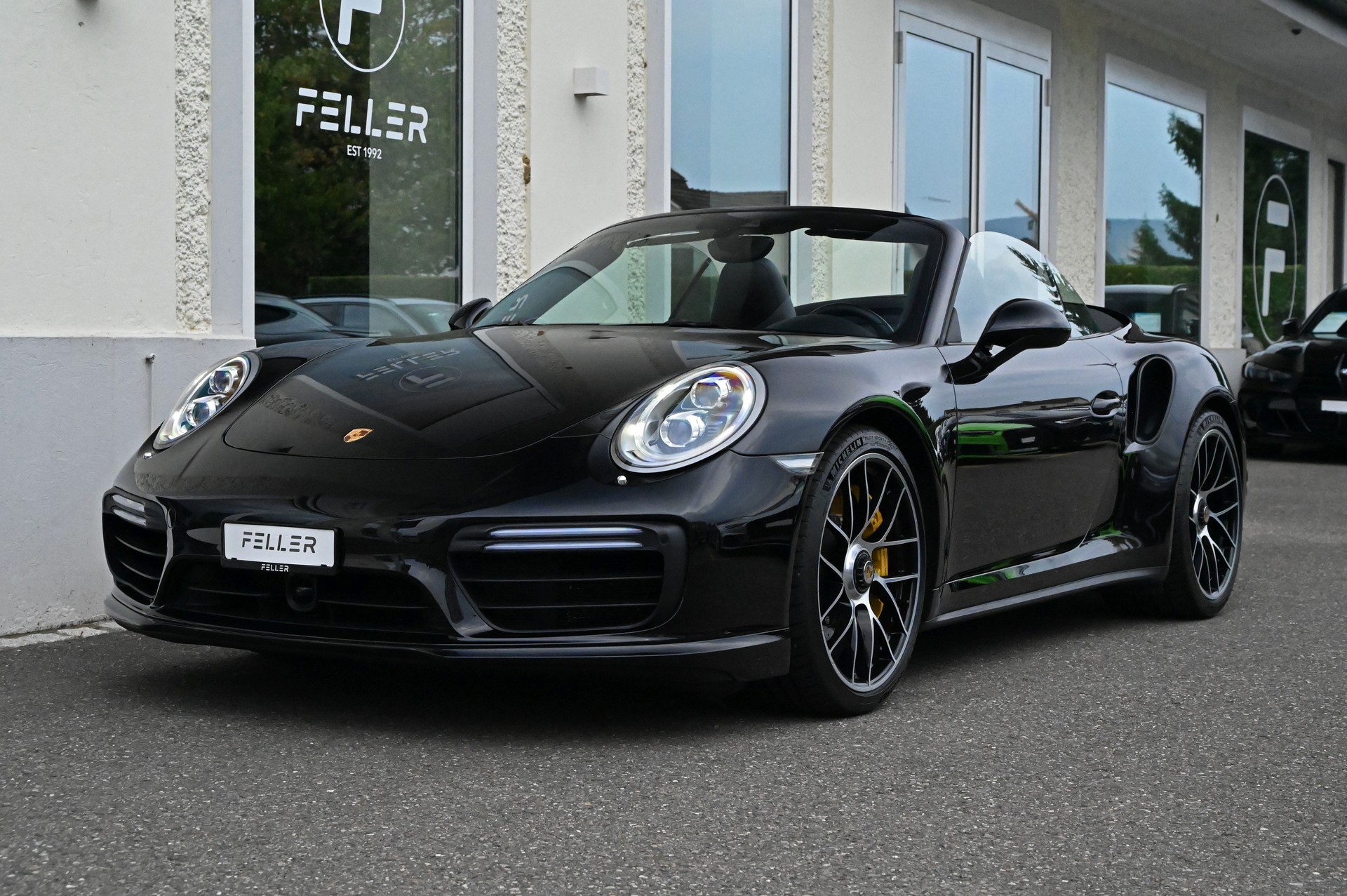 PORSCHE 911 Turbo S Cabrio PDK **Approved bis 08/27**-showroom-element-1