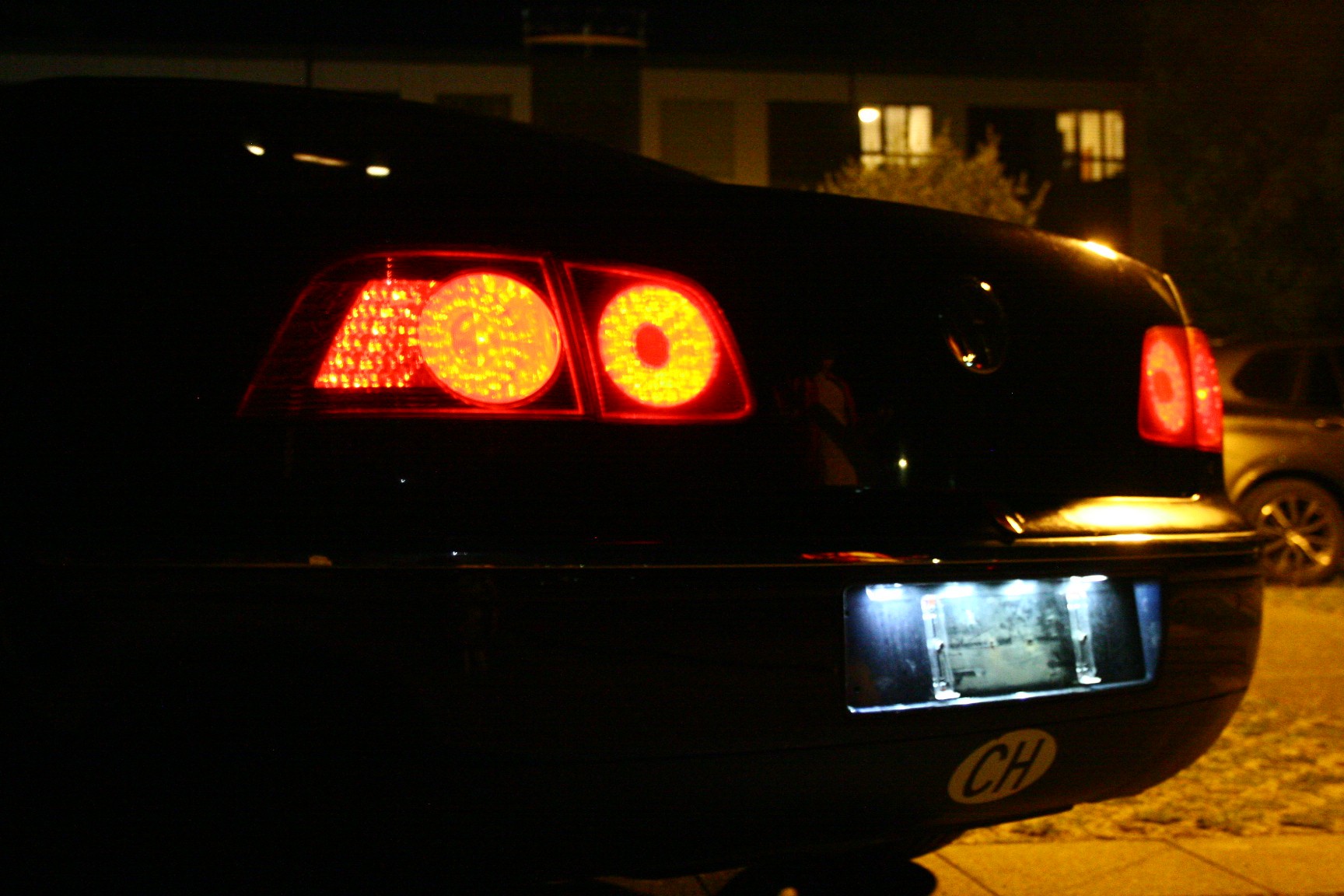 VW 3.0 V6 TDI 4motion 5P.-image-2