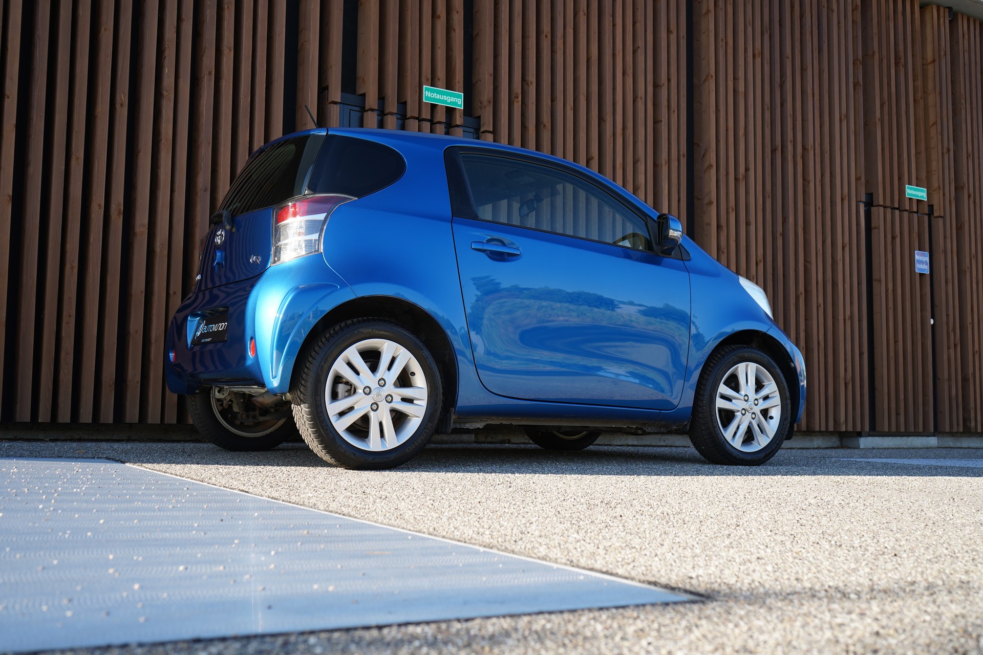 TOYOTA iQ3 1.33 DUAL VVT-i MULTIDRIVE l 98 PS-image-9