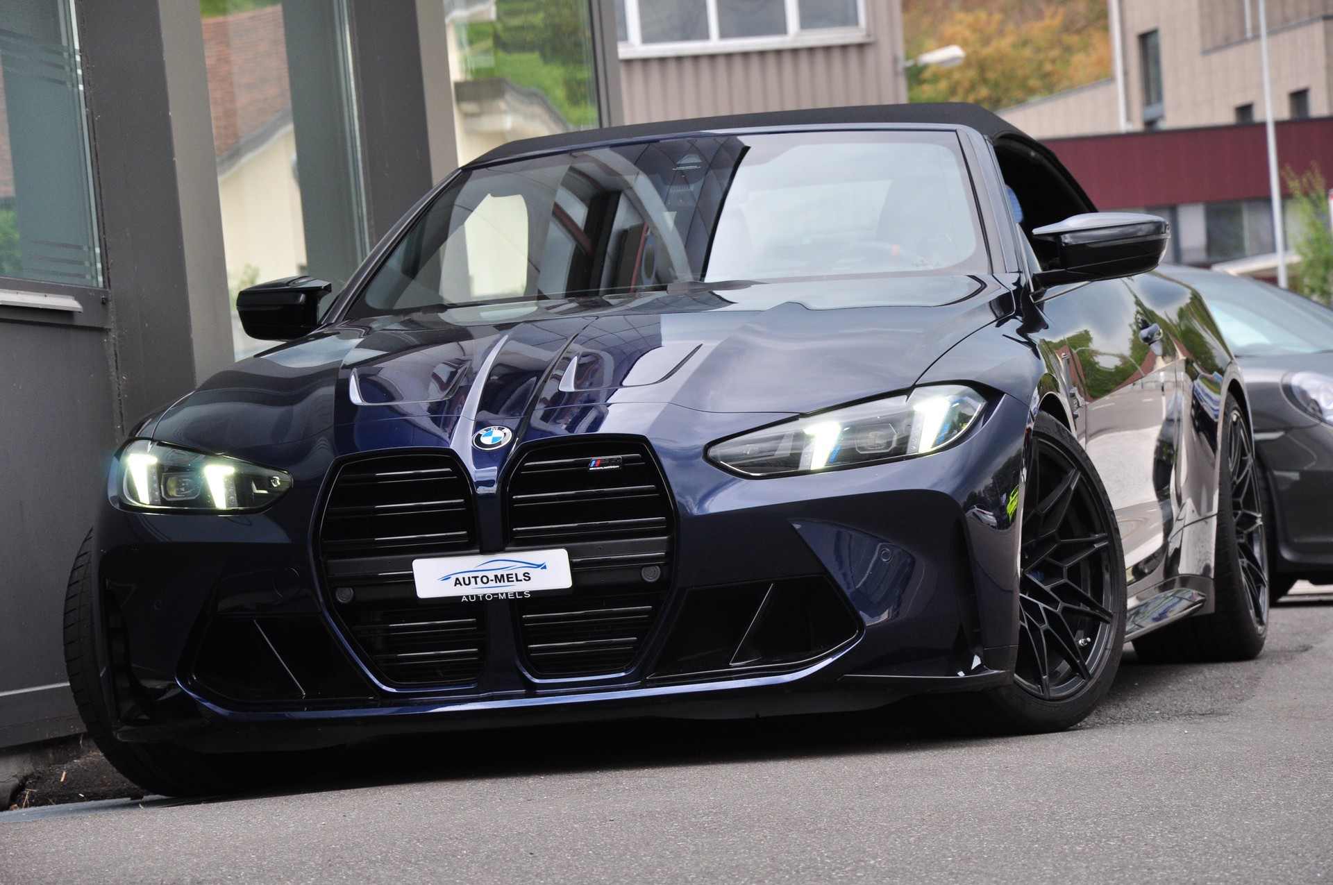 BMW M4 Cabrio Competition M xDrive-showroom-element-2