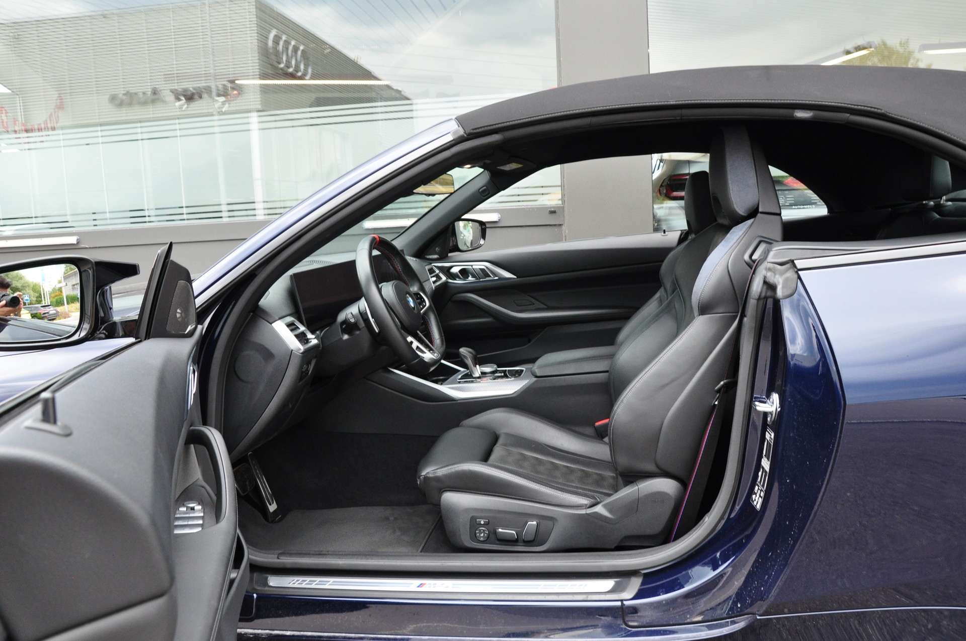 BMW M4 Cabrio Competition M xDrive-image-22