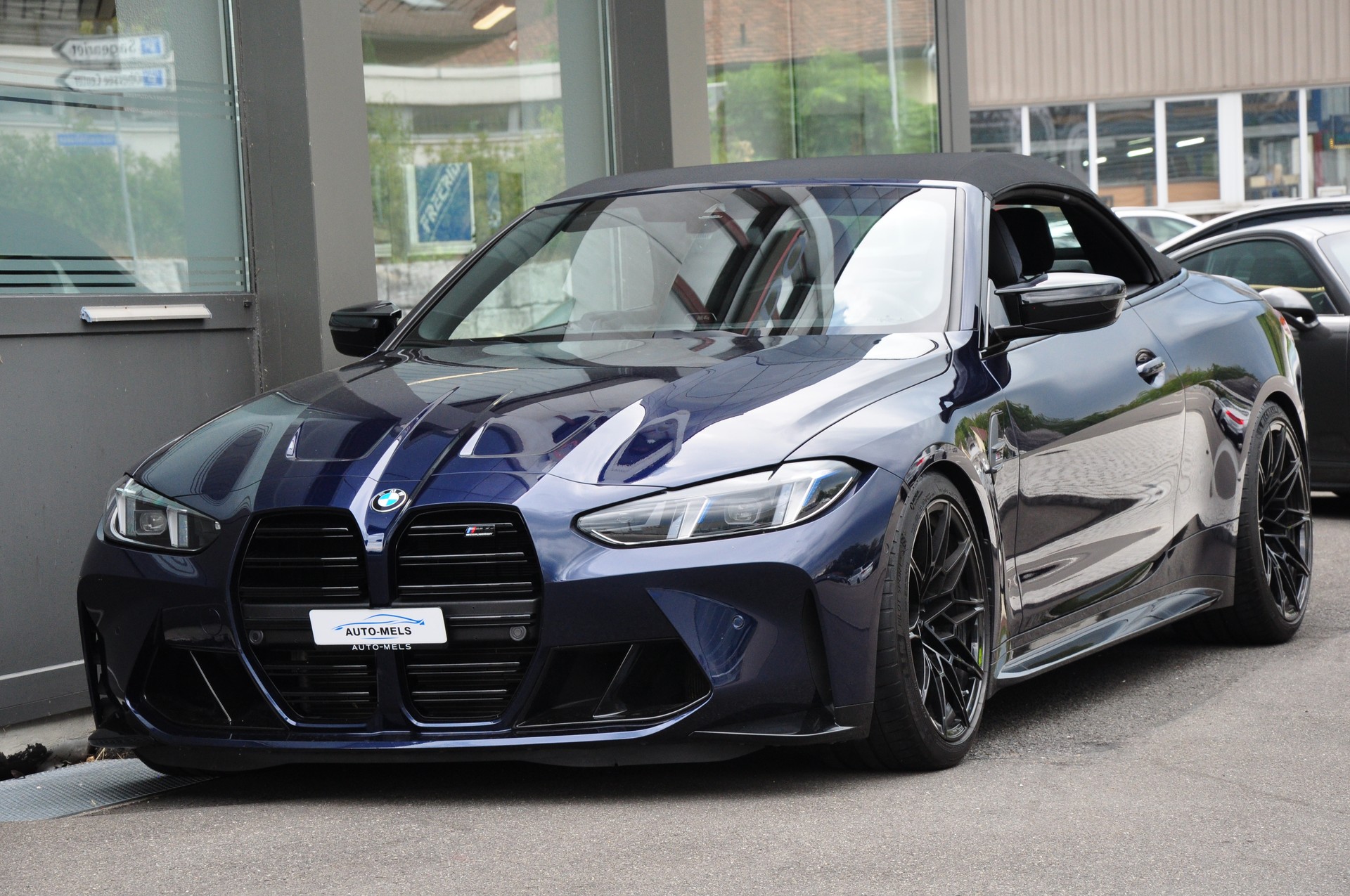 BMW M4 Cabrio Competition M xDrive-image-4