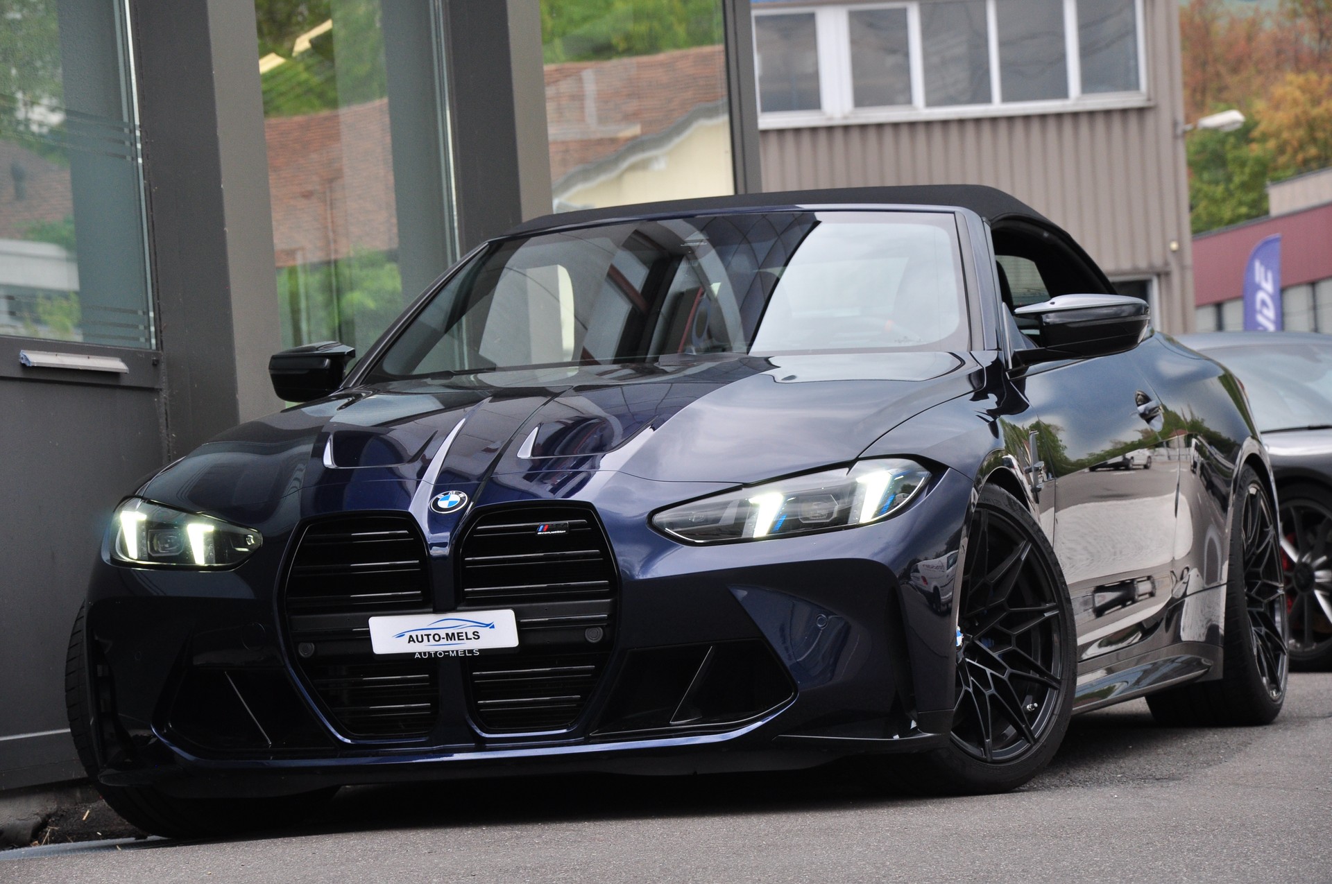 BMW M4 Cabrio Competition M xDrive-showroom-element-1