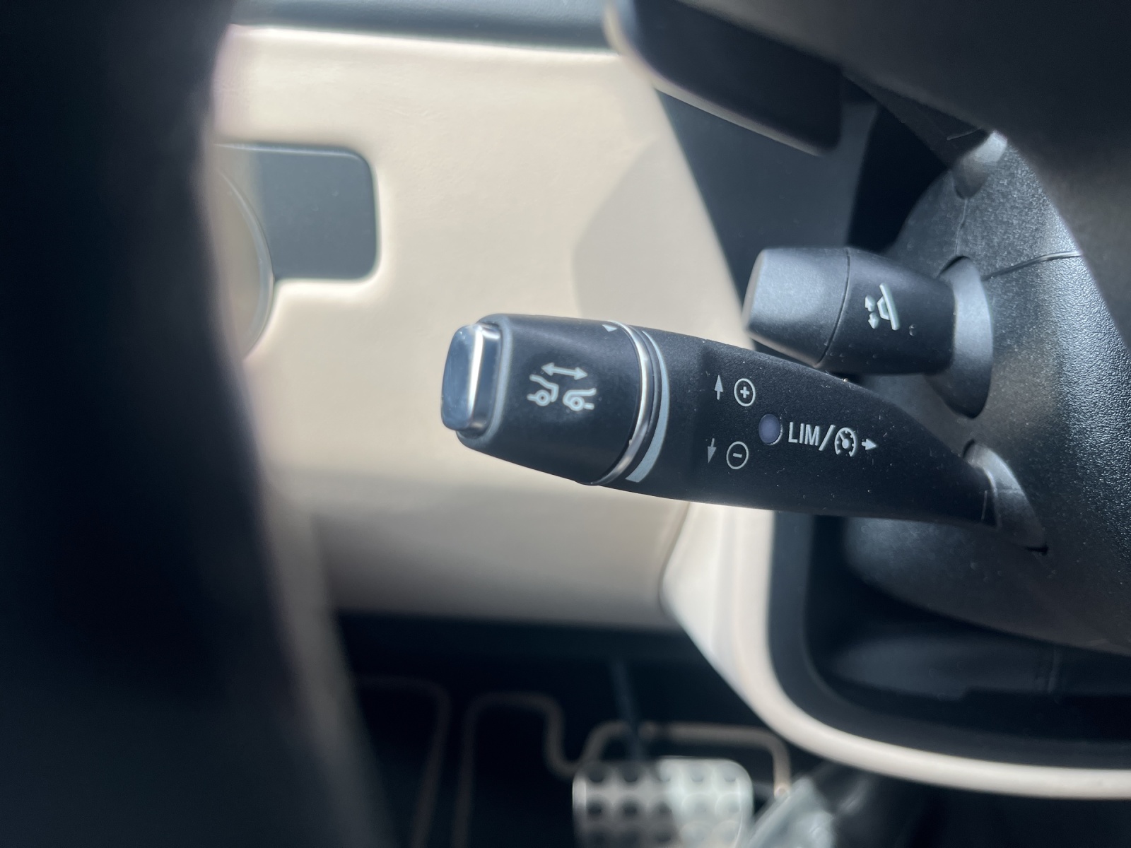 MERCEDES-BENZ G 63 AMG Speedshift Plus 7G-Tronic-image-14