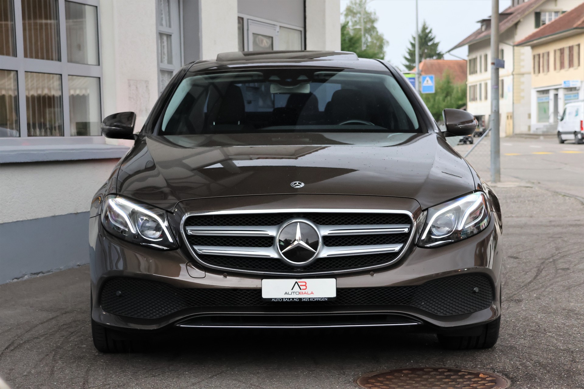 MERCEDES-BENZ E 350 d Avantgarde 4Matic 9G-Tronic-showroom-element-1