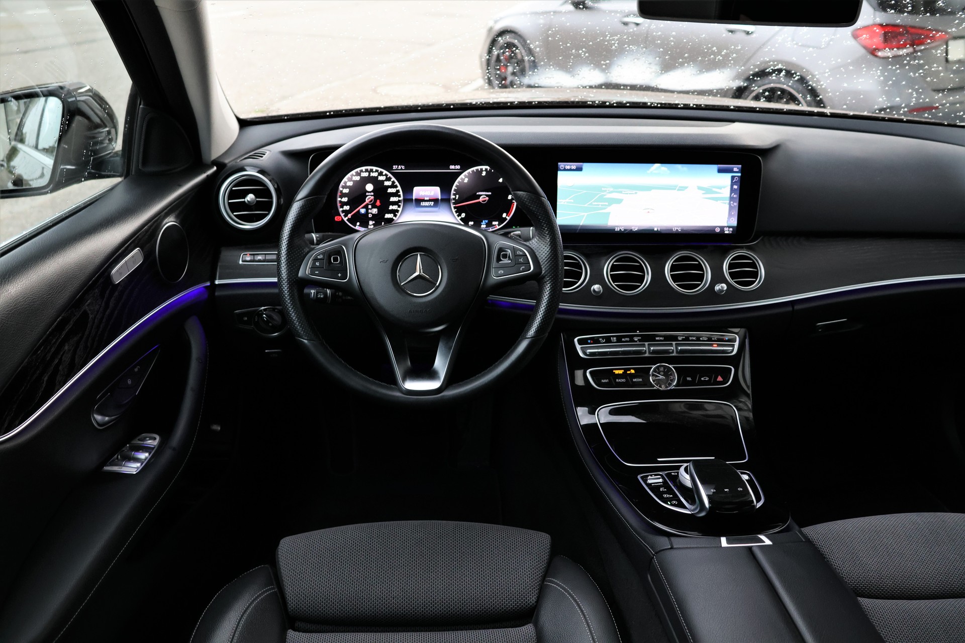 MERCEDES-BENZ E 350 d Avantgarde 4Matic 9G-Tronic-image-12