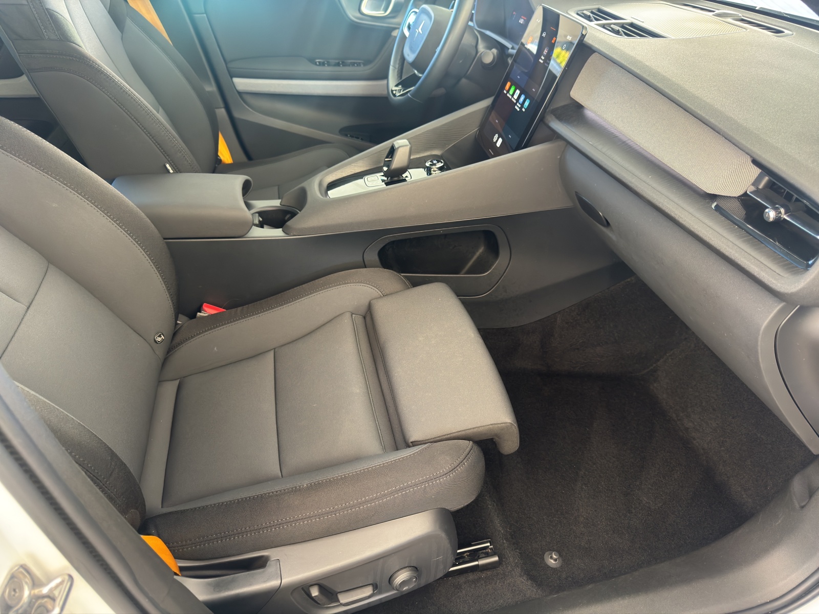 POLESTAR 2 Launch Edition Performance 408PS Elektro-image-11