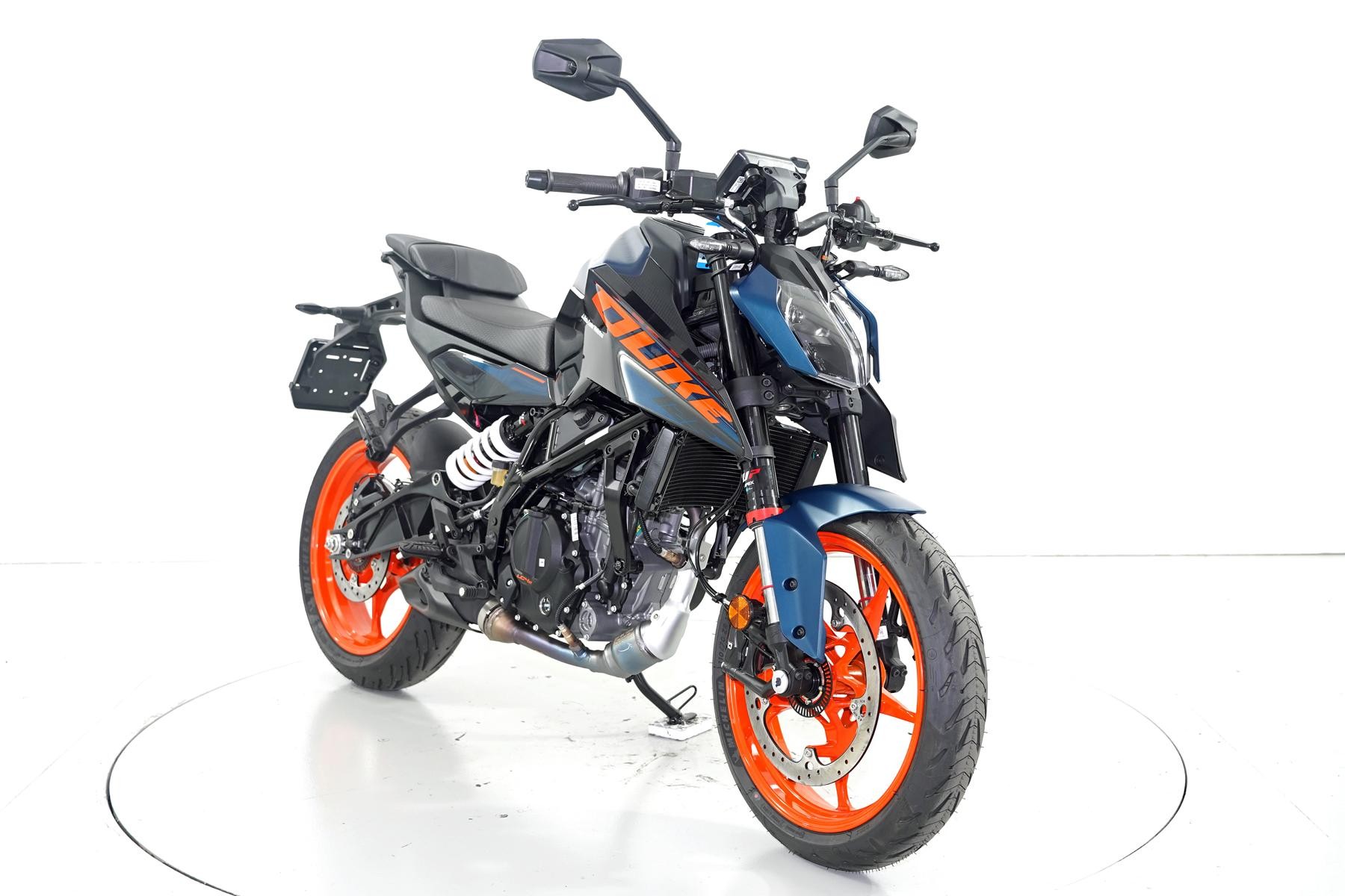 KTM 125 Duke ABS-image-1