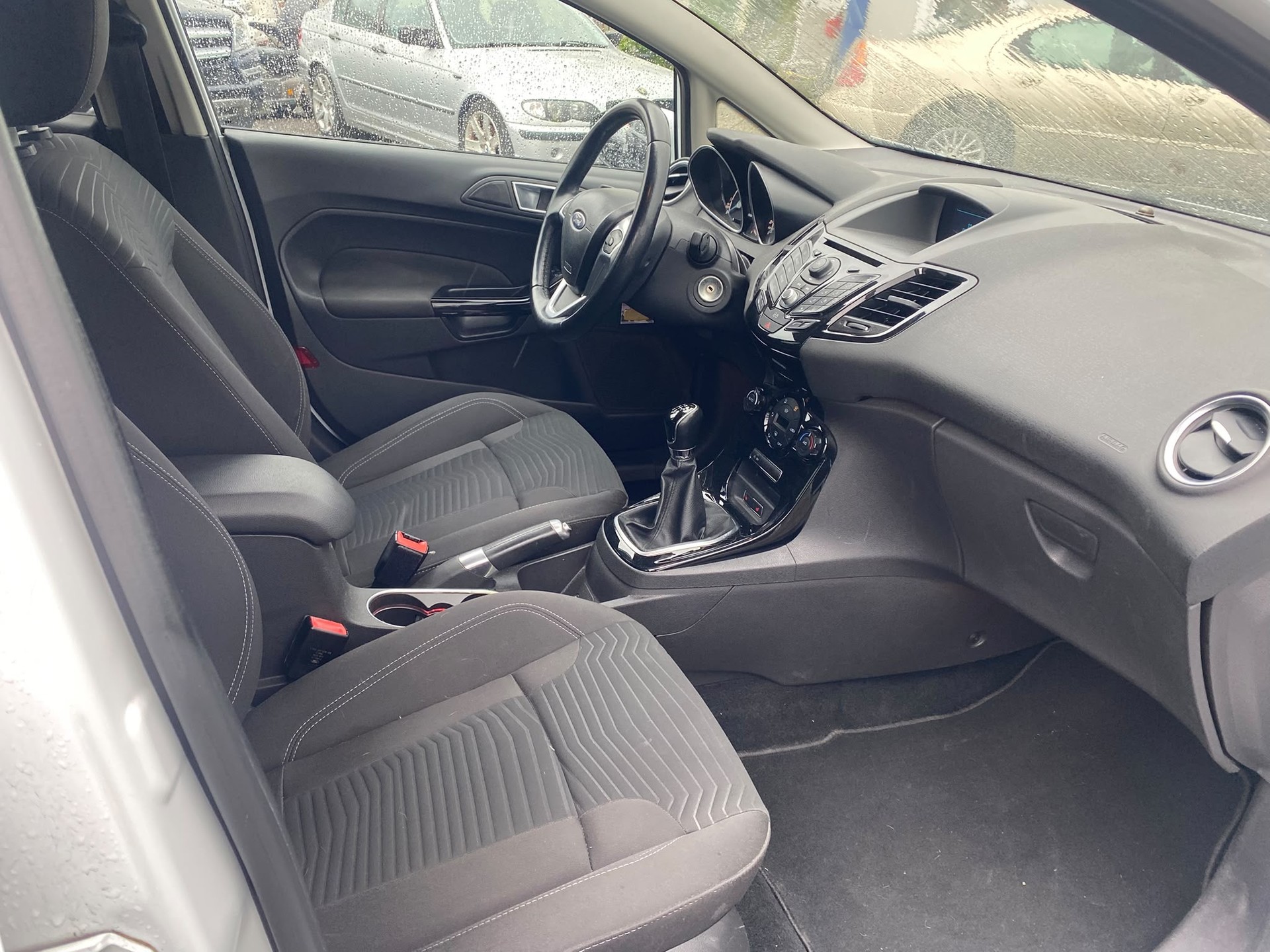 FORD Fiesta 1.0 SCTi Titanium-image-6