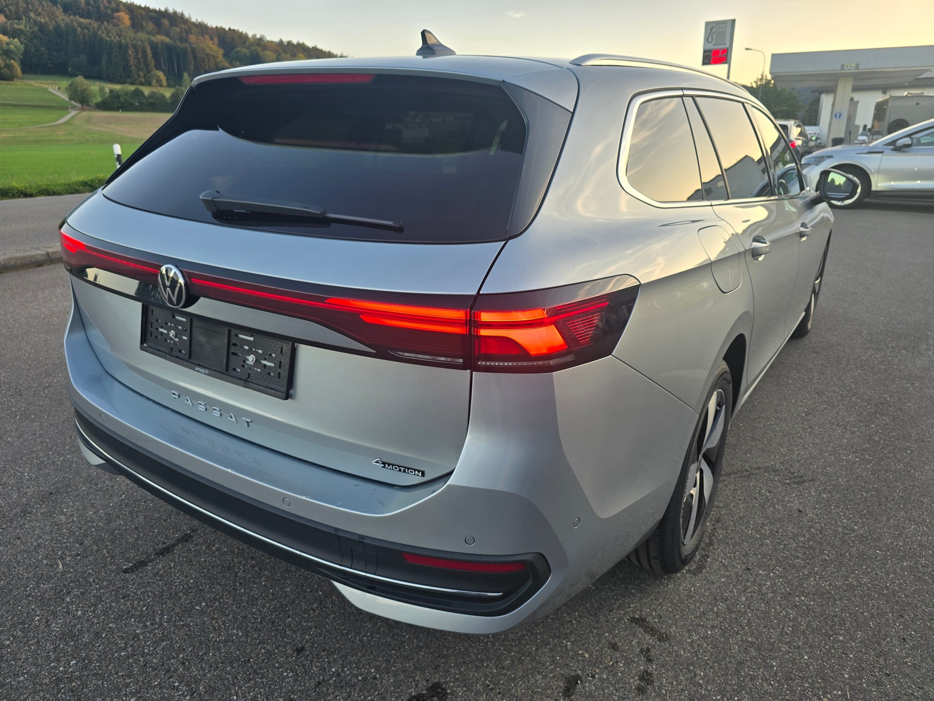 VW Passat Variant 2.0 TDI evo Business 4 Motion DSG-image-3