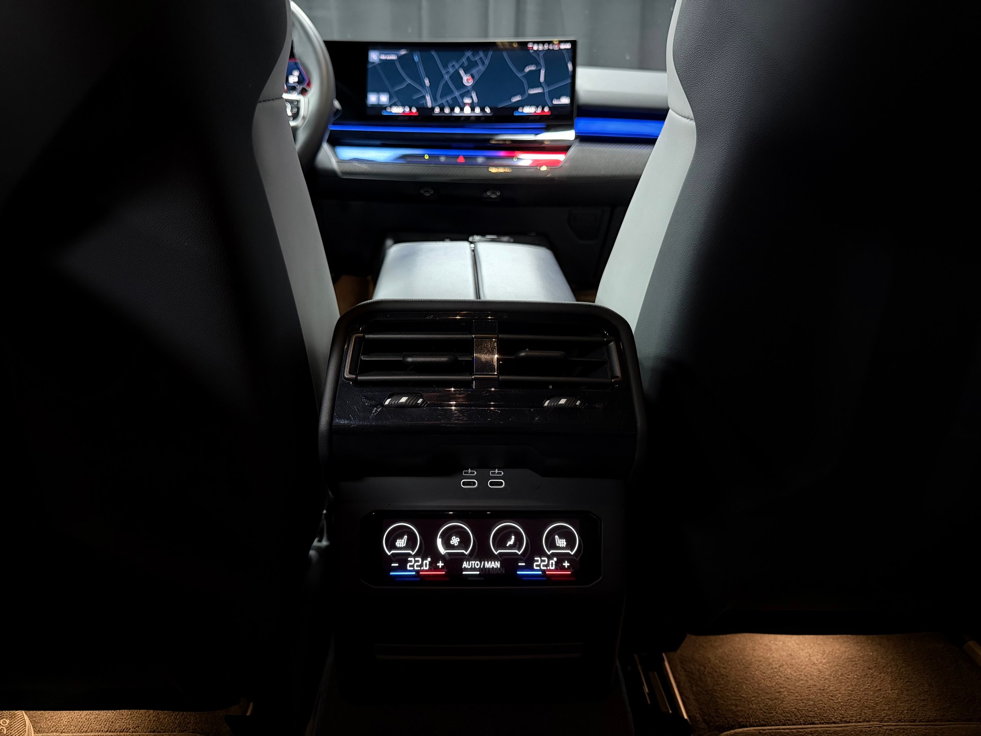 BMW M5 xDrive Touring // Isle of man // Bicolor // B&W-image-25