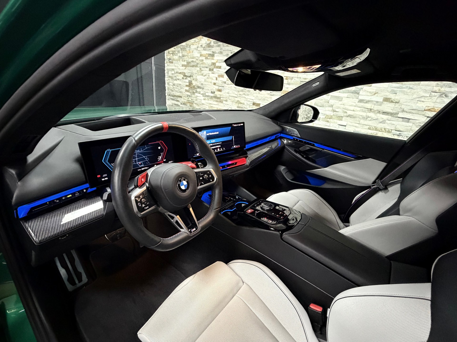 BMW M5 xDrive Touring // Isle of man // Bicolor // B&W-image-15