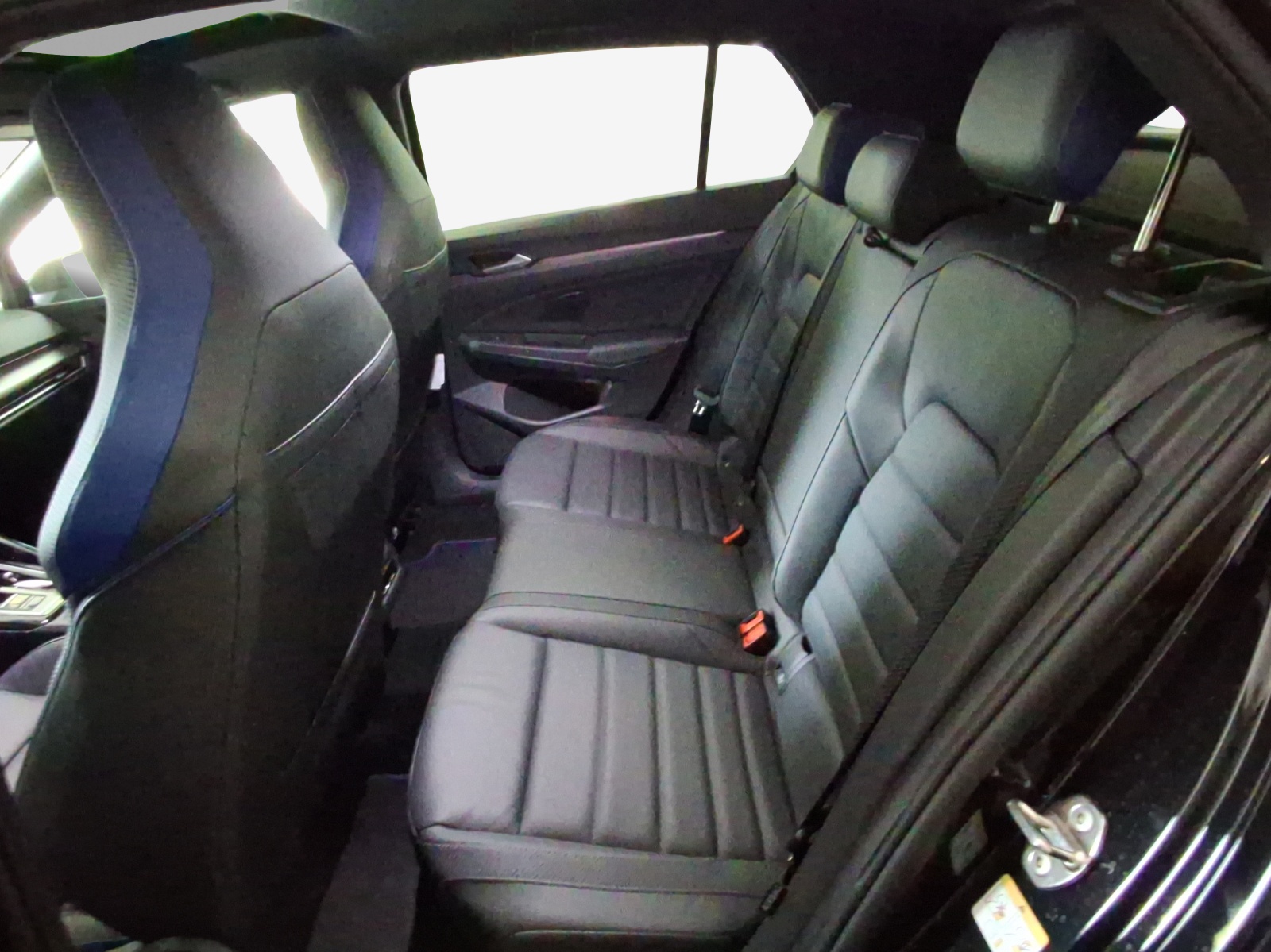 VW Golf 2.0 TSI R DSG 4 Motion-image-5