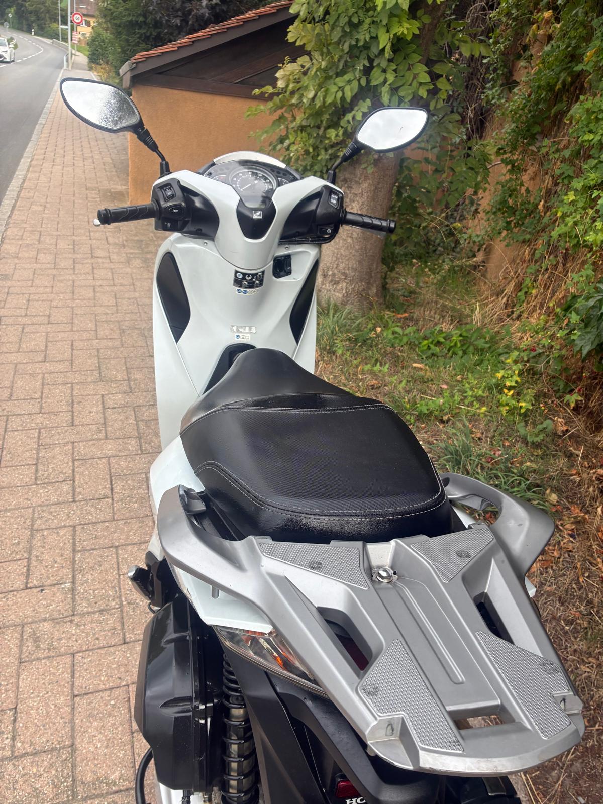 HONDA SH i Mode-image-8