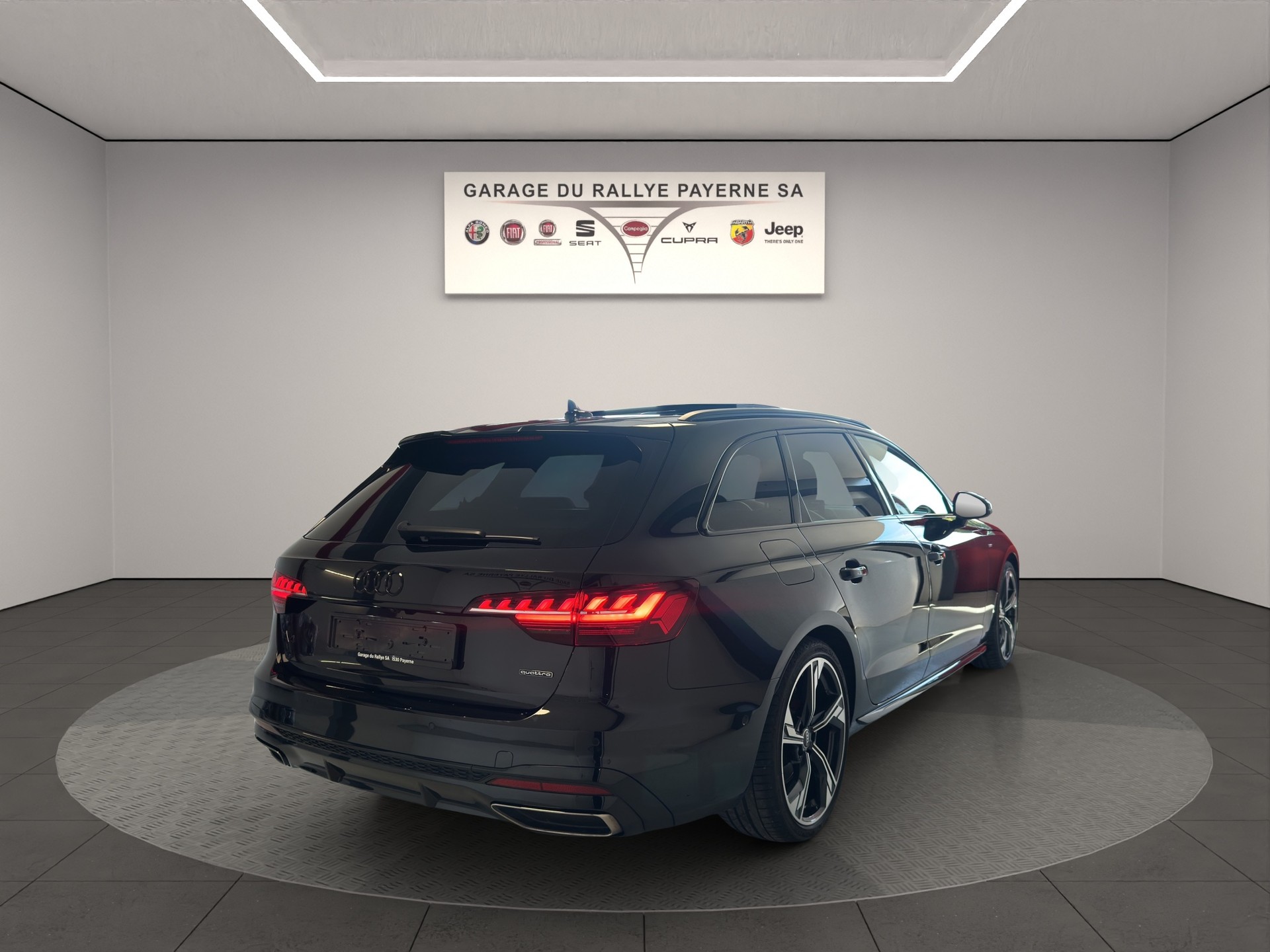 AUDI A4 Avant 40 TDI S line Attraction quattro S-tronic-image-4