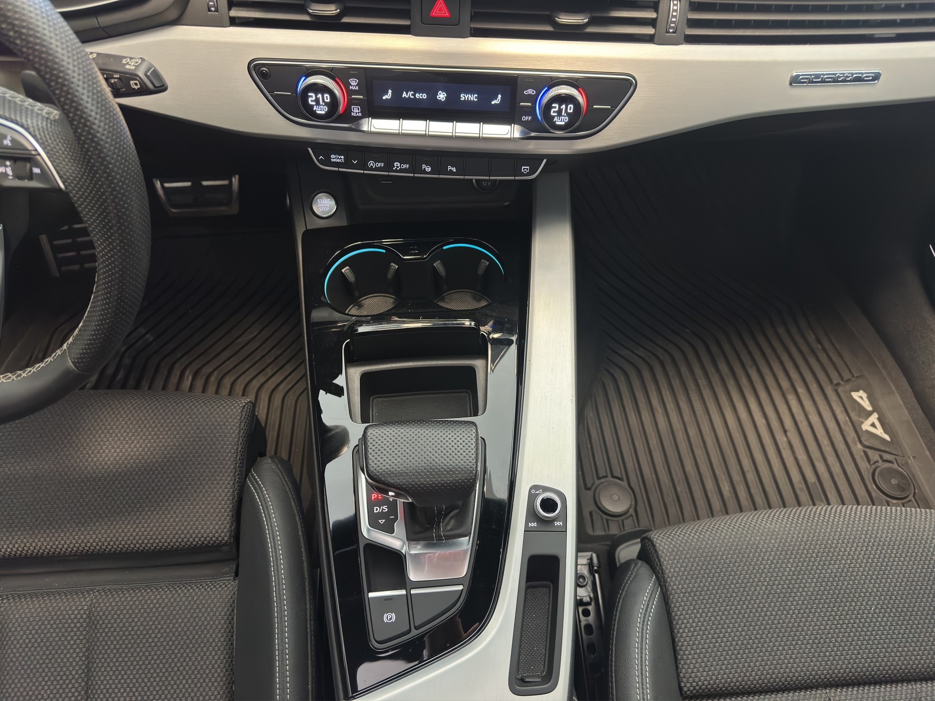 AUDI A4 Avant 40 TDI S line Attraction quattro S-tronic-image-18