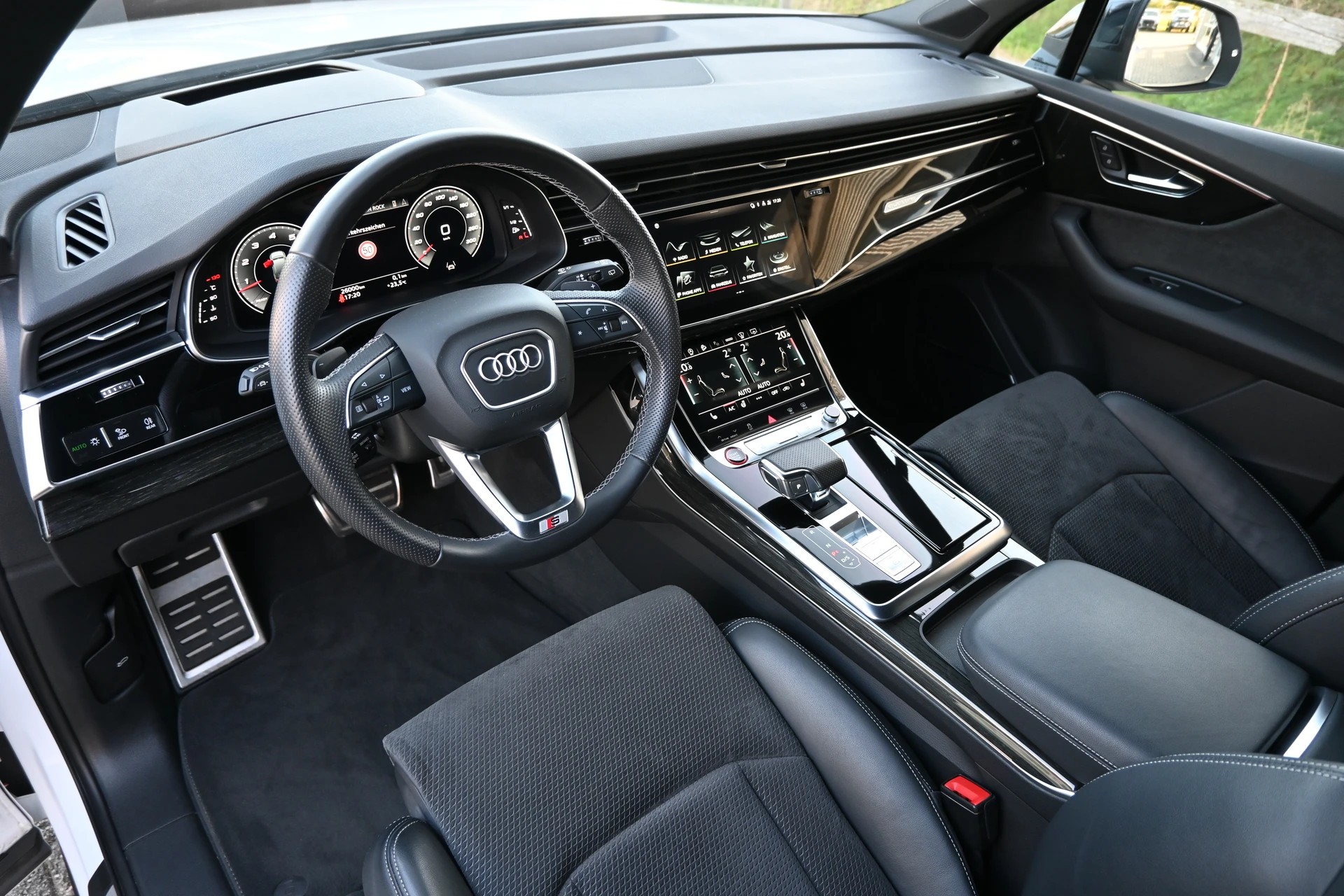 AUDI Q7 3.0 V6 55 TFSI S Line quattro tiptronic 7-Plätzer + AHK 3500kg-image-10
