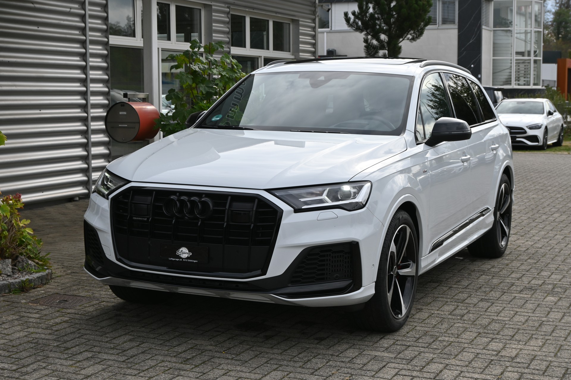 AUDI Q7 3.0 V6 55 TFSI S Line quattro tiptronic 7-Plätzer + AHK 3500kg-showroom-element-1