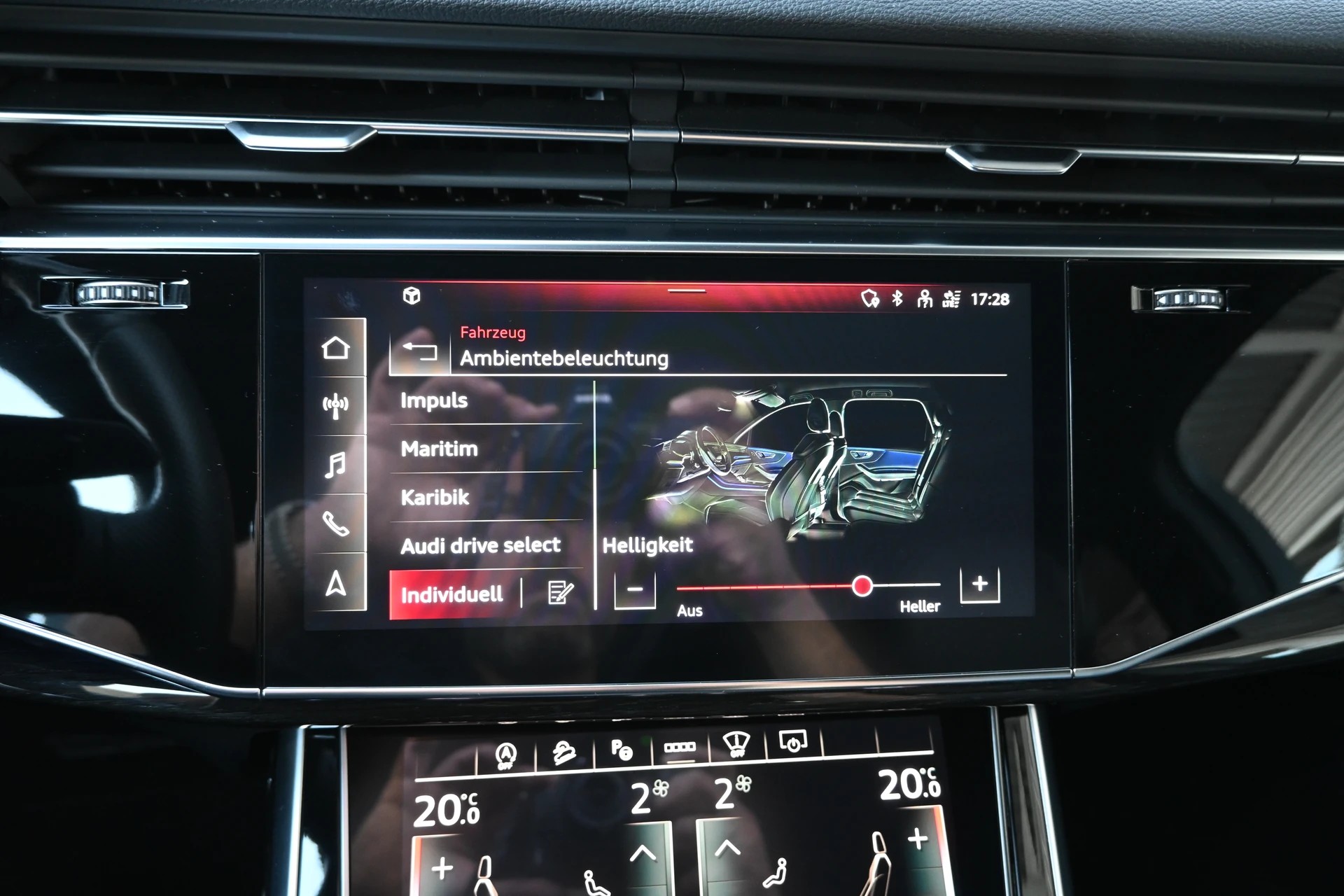 AUDI Q7 3.0 V6 55 TFSI S Line quattro tiptronic 7-Plätzer + AHK 3500kg-image-22
