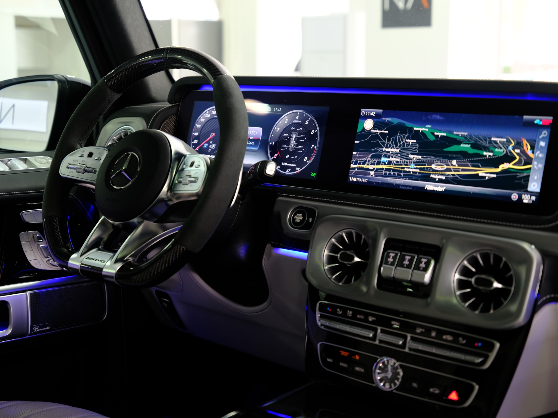 MERCEDES-BENZ G 63 AMG Speedshift Plus G-Tronic *Emerald Green* *360° Kamera*-image-21
