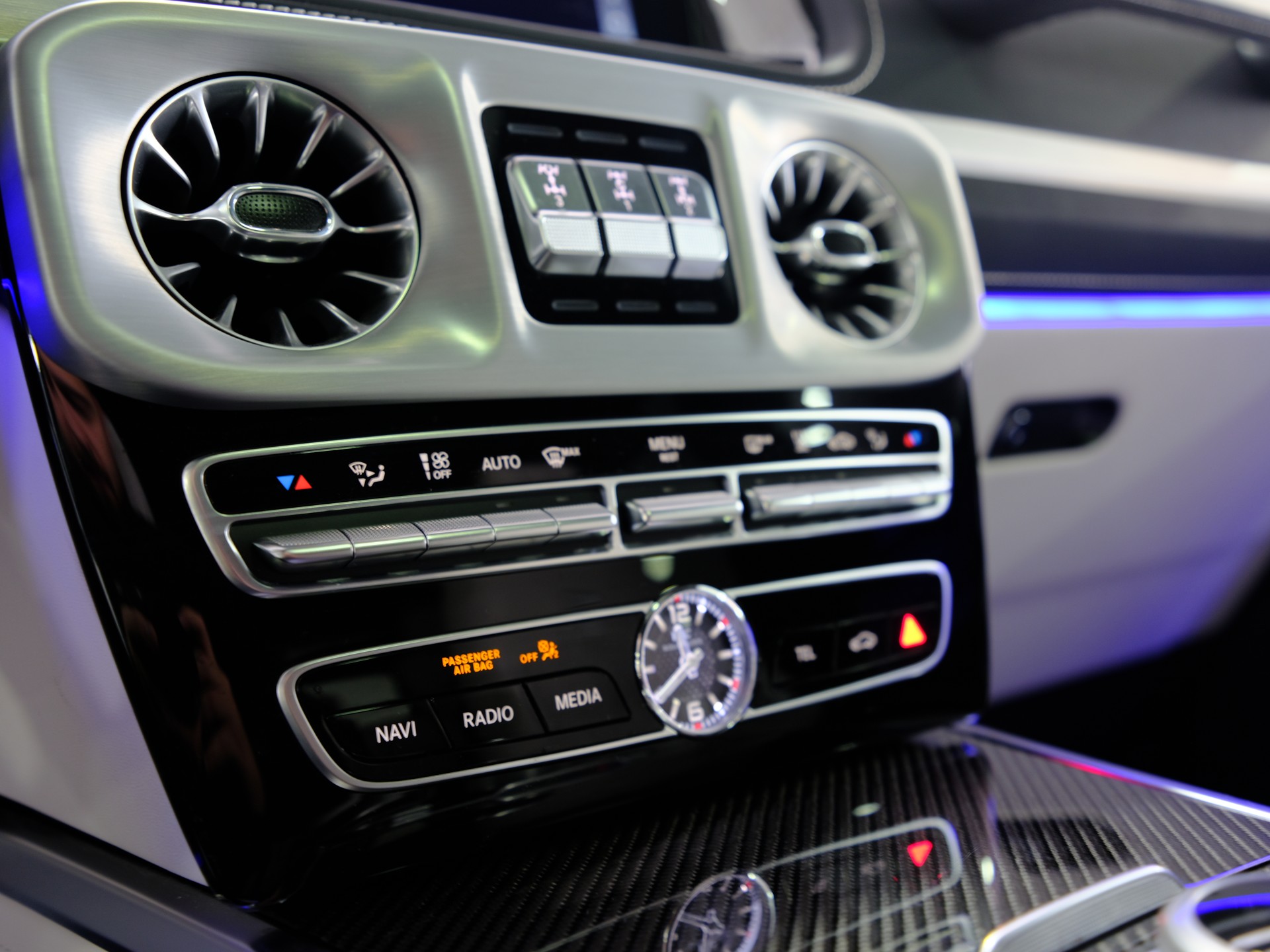 MERCEDES-BENZ G 63 AMG Speedshift Plus G-Tronic *Emerald Green* *360° Kamera*-image-32