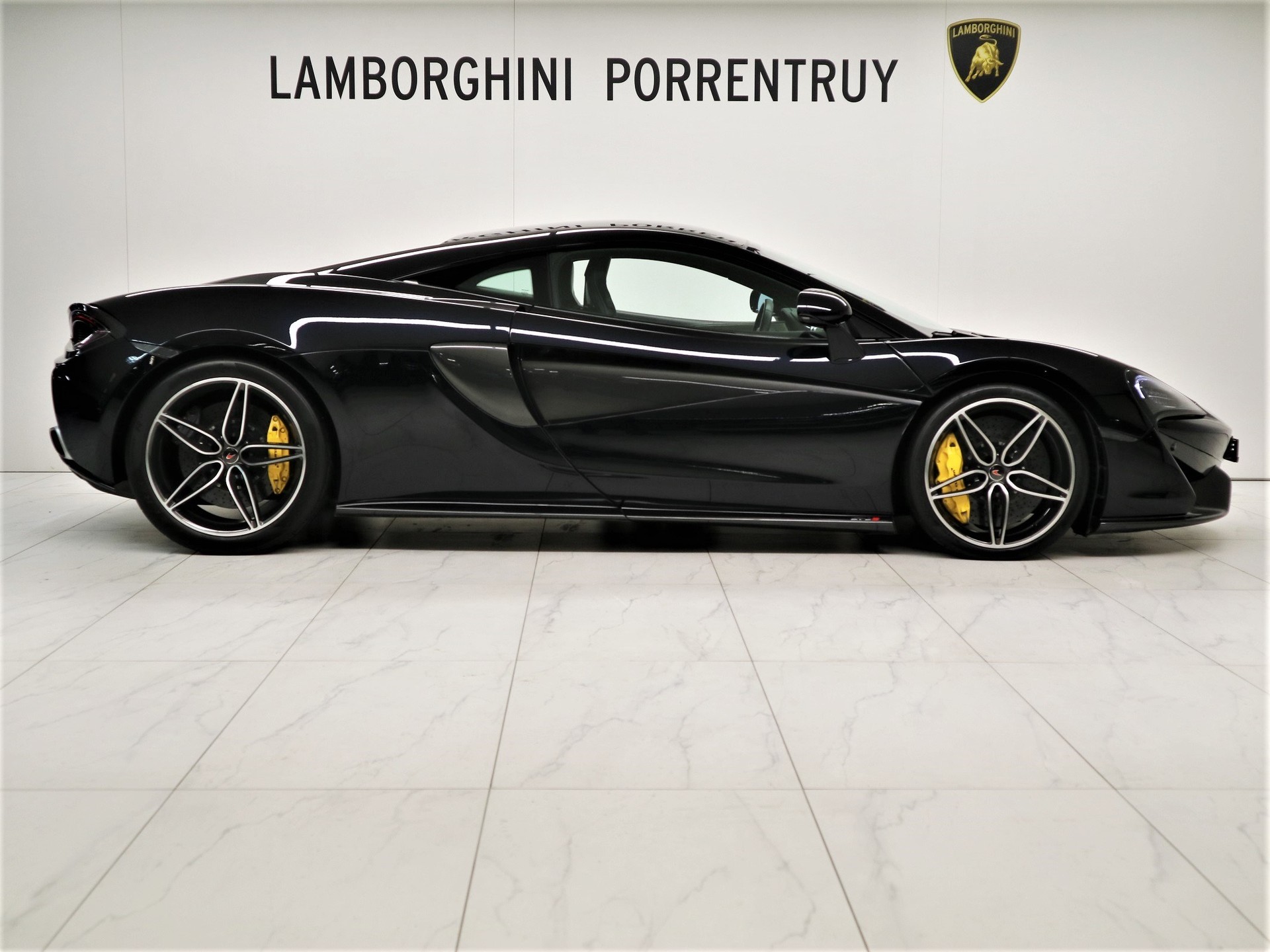 McLAREN 570S Coupé 3.8 V8 SSG-image-1