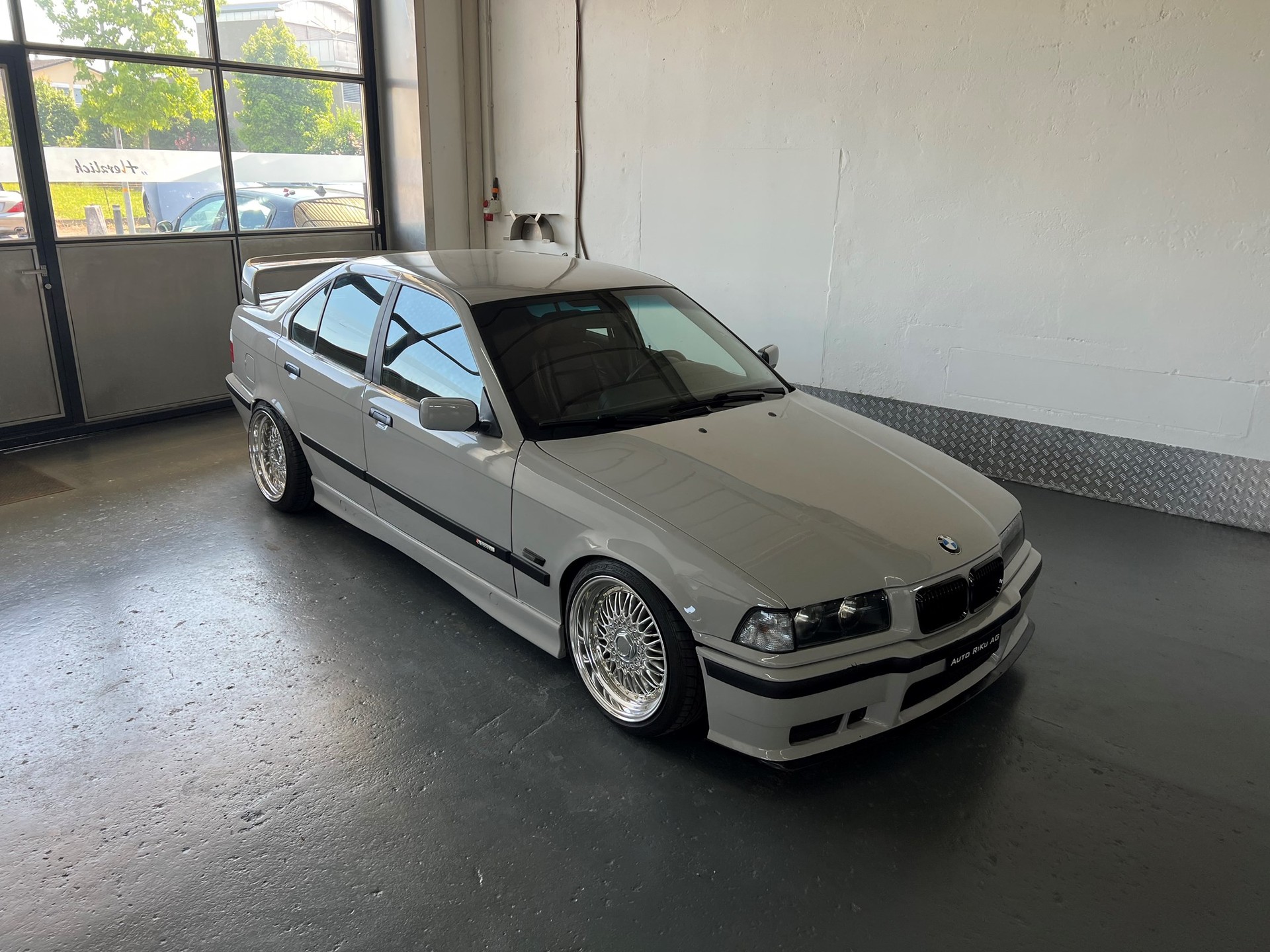 BMW 323i Sport Edition