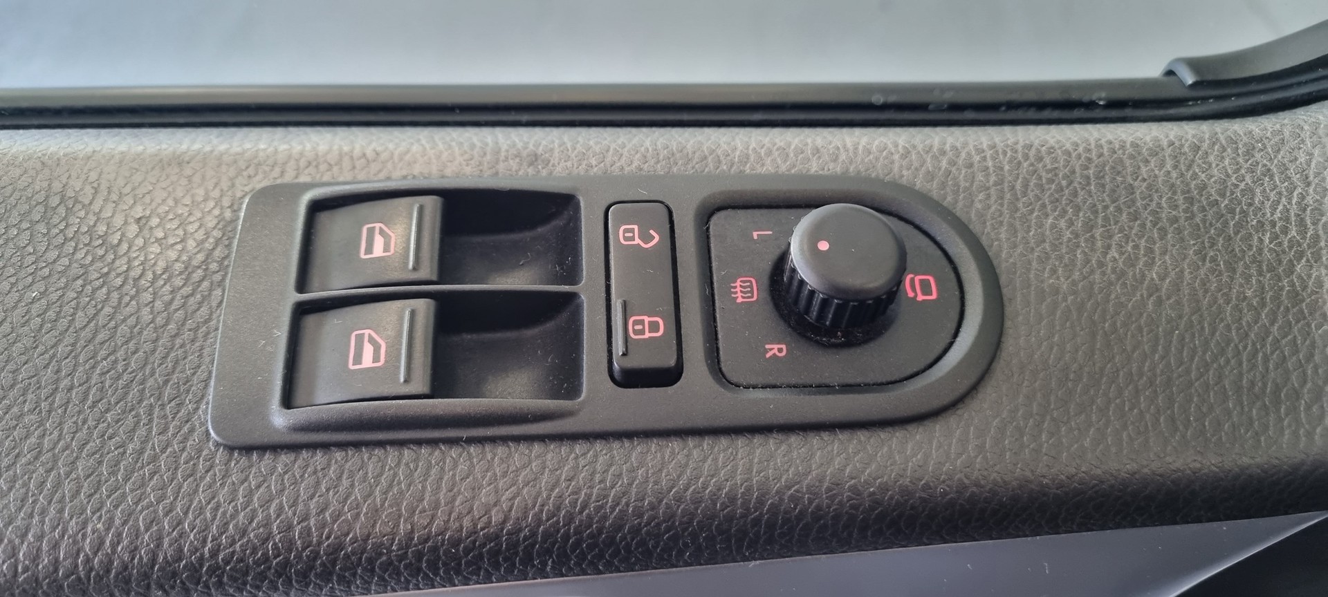 VW T5 Multivan 7.Pl. 2.0 Bi-TDI CR Comfortline DSG-image-13