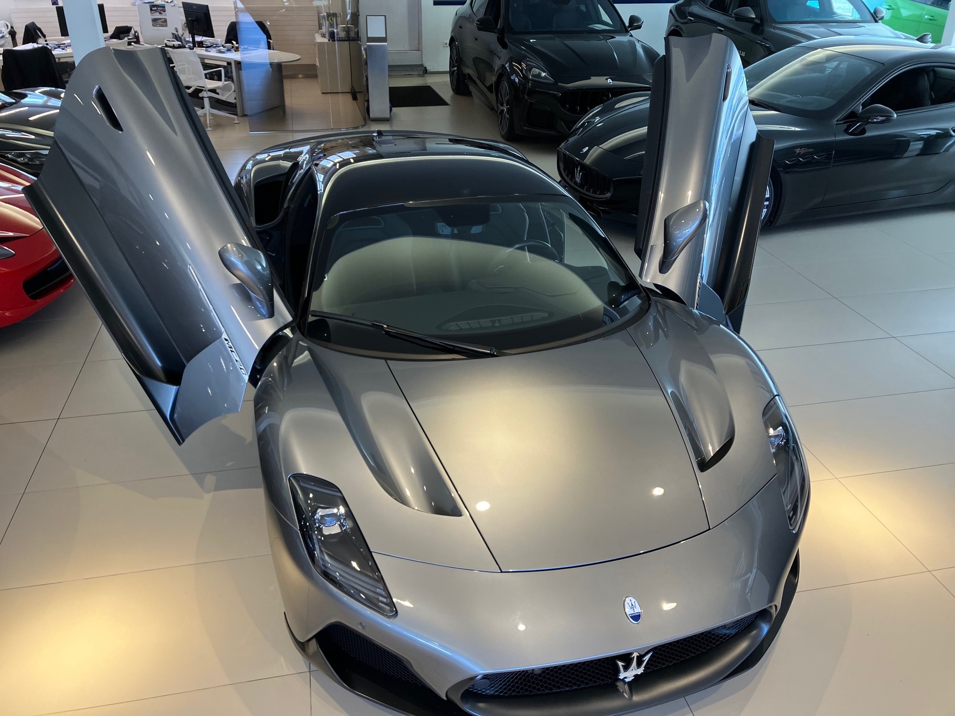 MASERATI MC 20-image-12