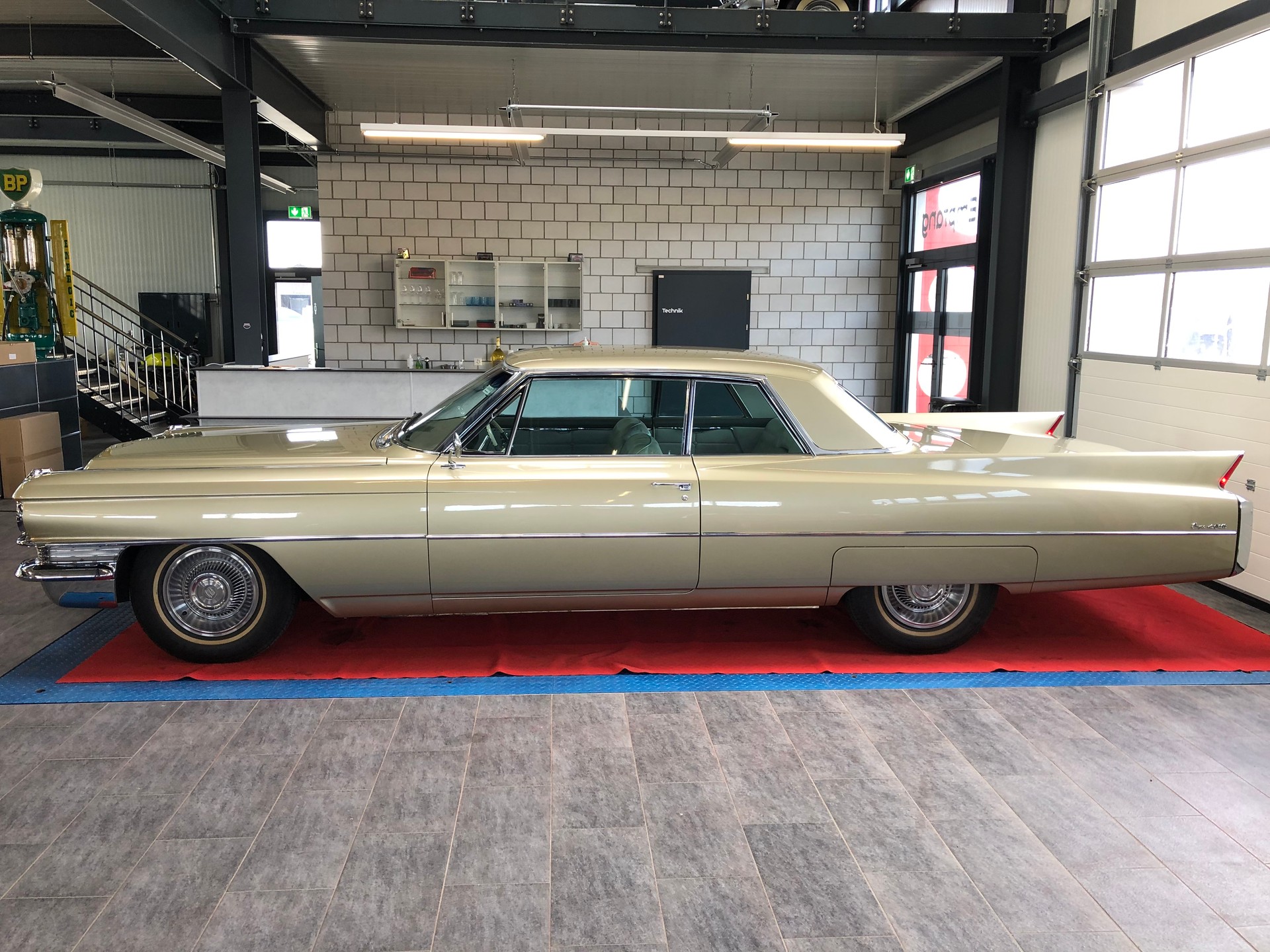 CADILLAC DEVILLE COUPE 6.4-V8-image-7