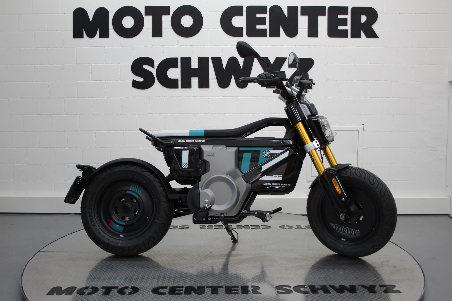 BMW CE 02-image-0