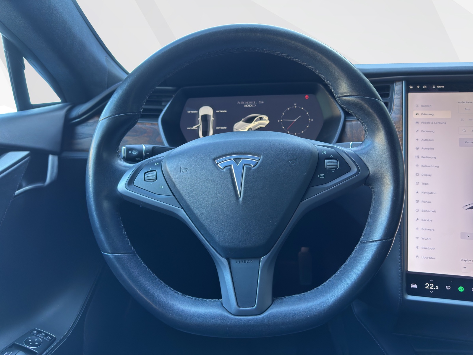 TESLA Model S 100 D-image-9
