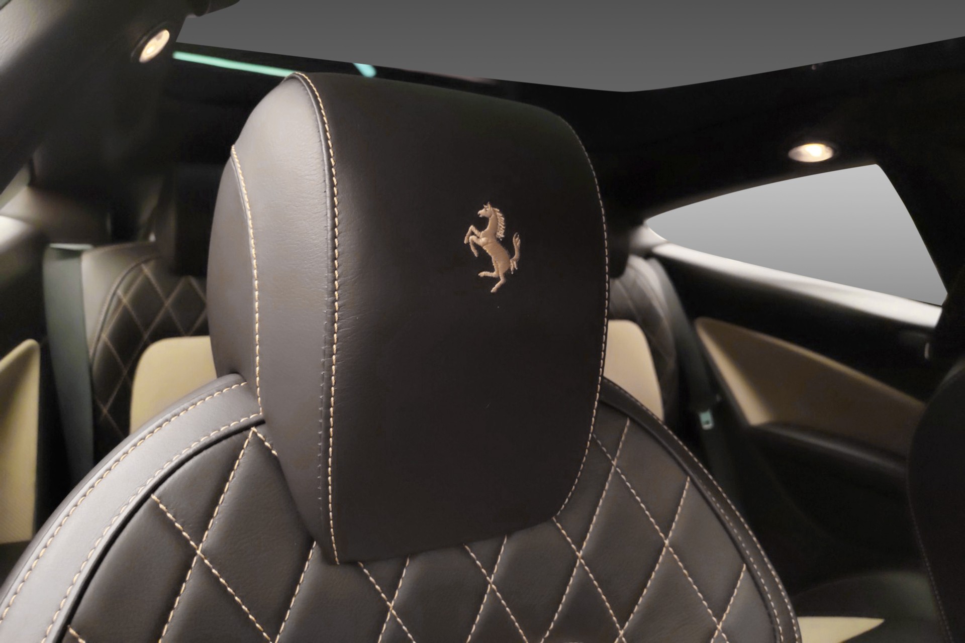 FERRARI FF-image-17