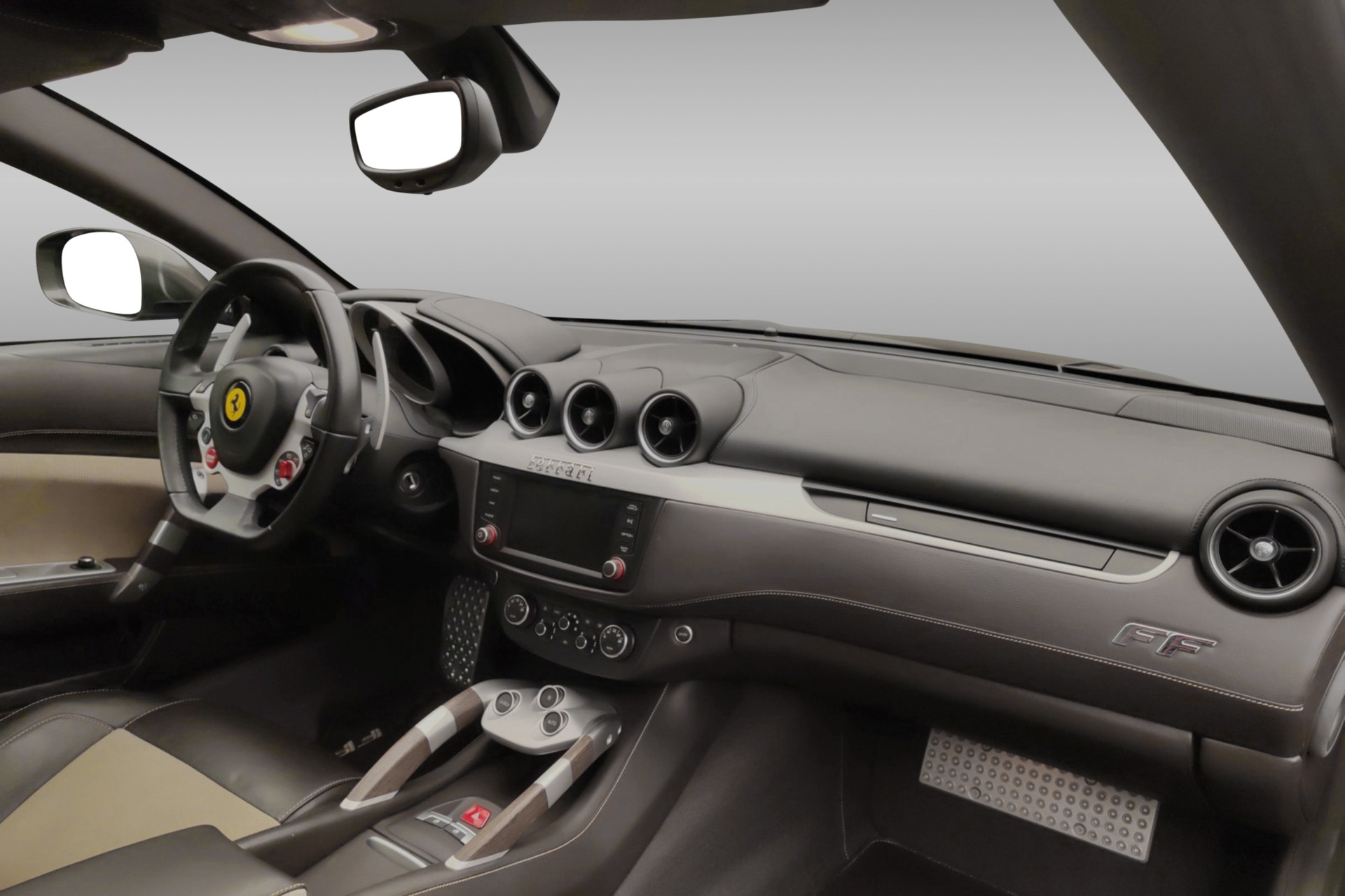 FERRARI FF-image-15