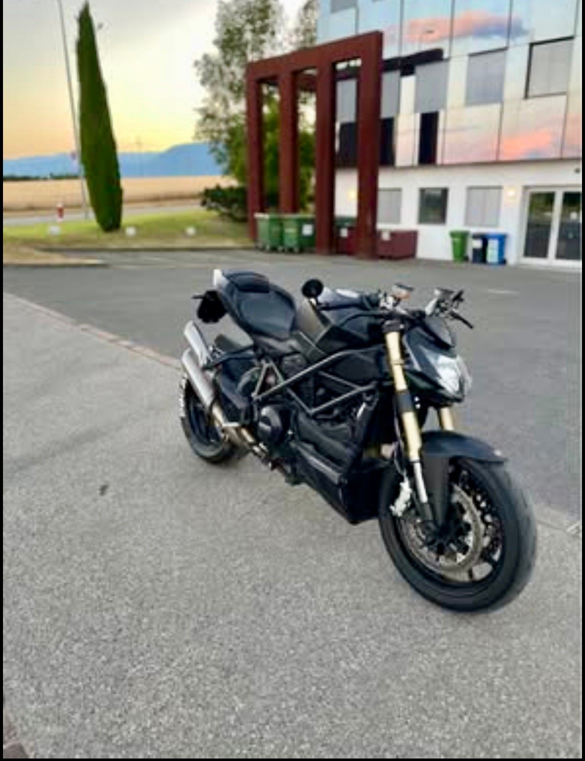 DUCATI Streetfighter 848-image-1