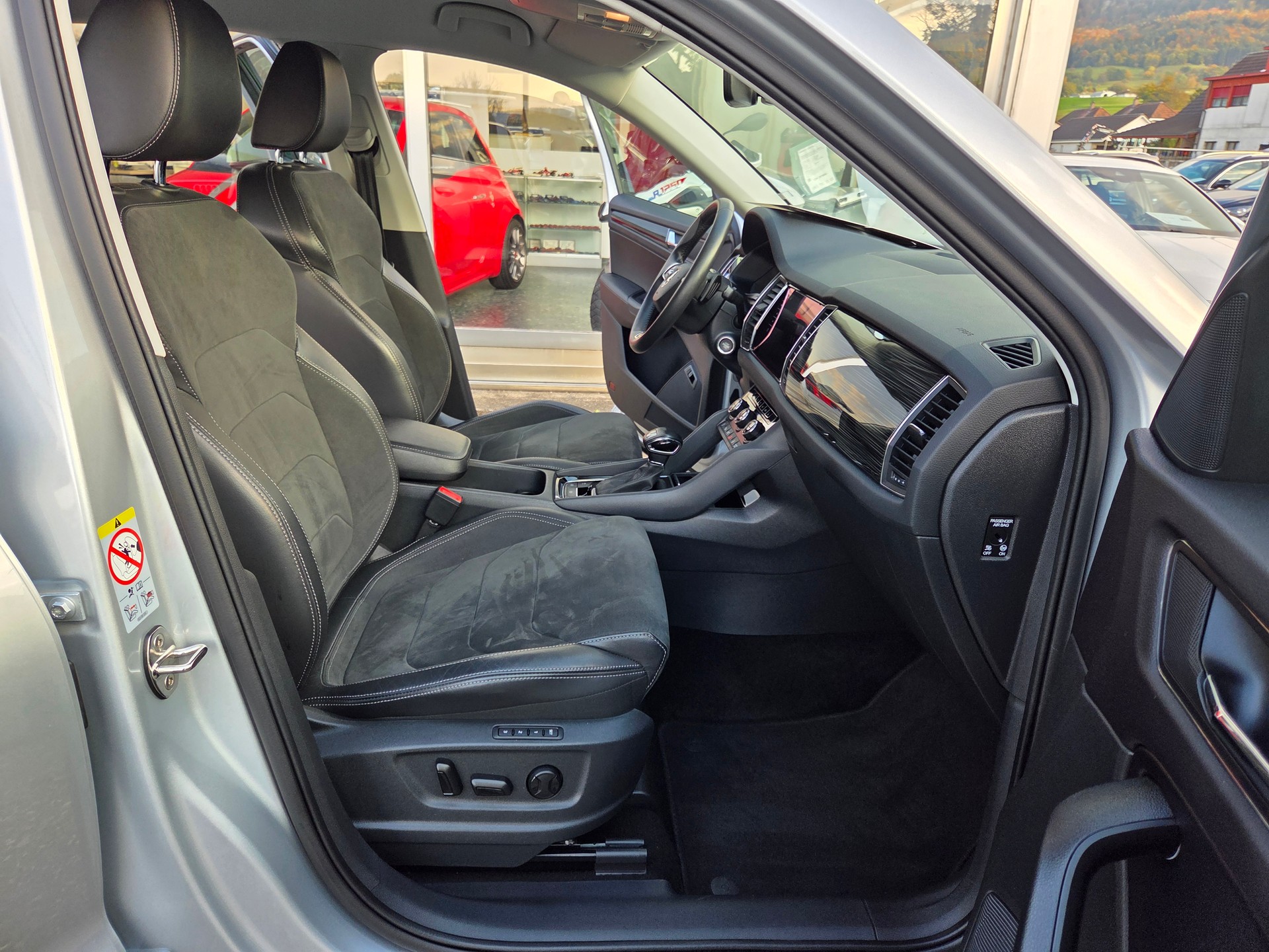 SKODA Kodiaq 2.0 TDI SCR Style 4x4 DSG-image-9