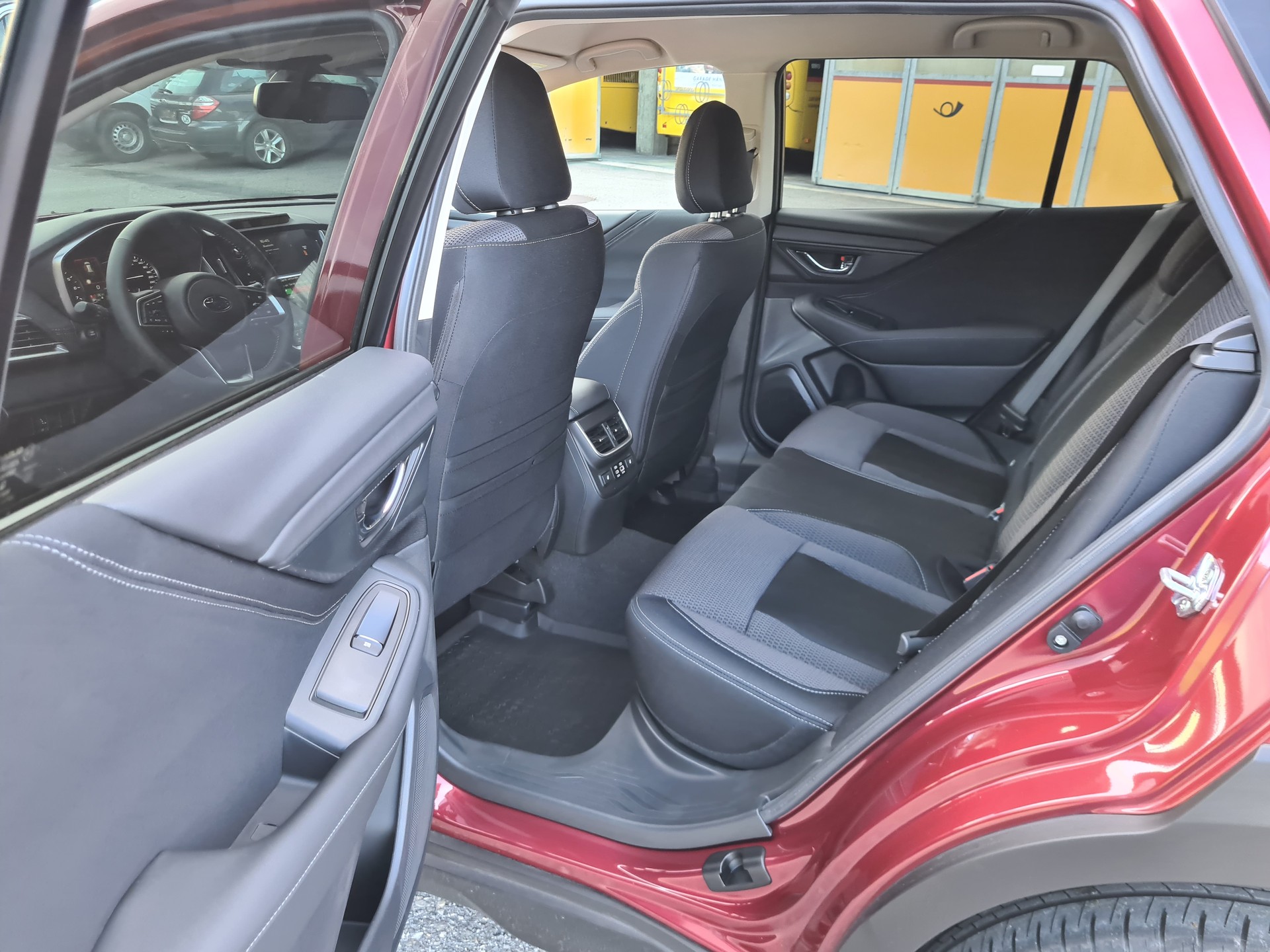 SUBARU Outback 2.5i Advantage AWD Lineartronic-image-11