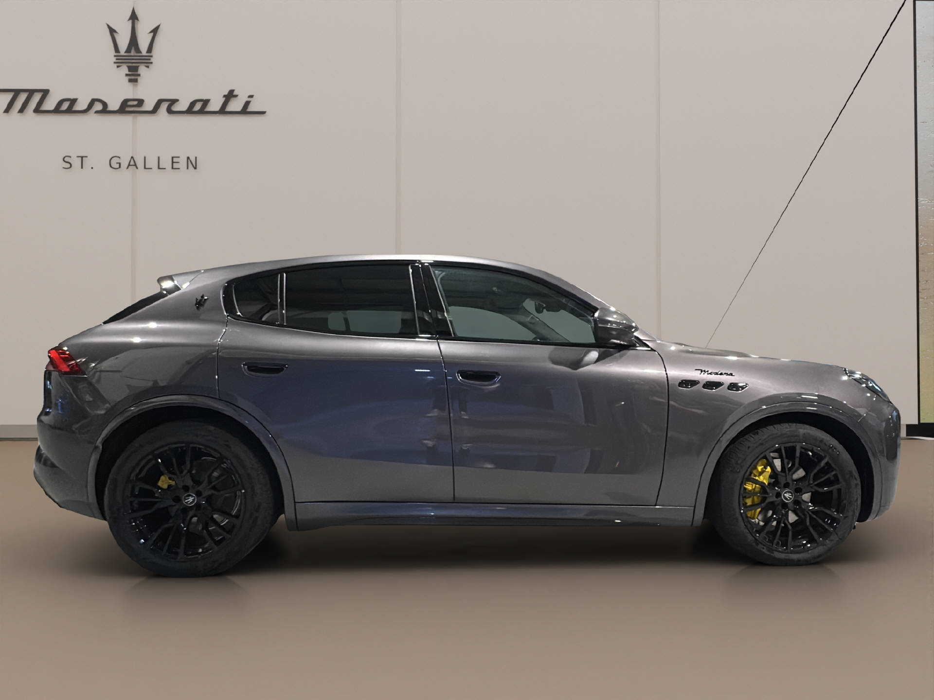 MASERATI Grecale 2.0 Hybrid Modena-showroom-element-3