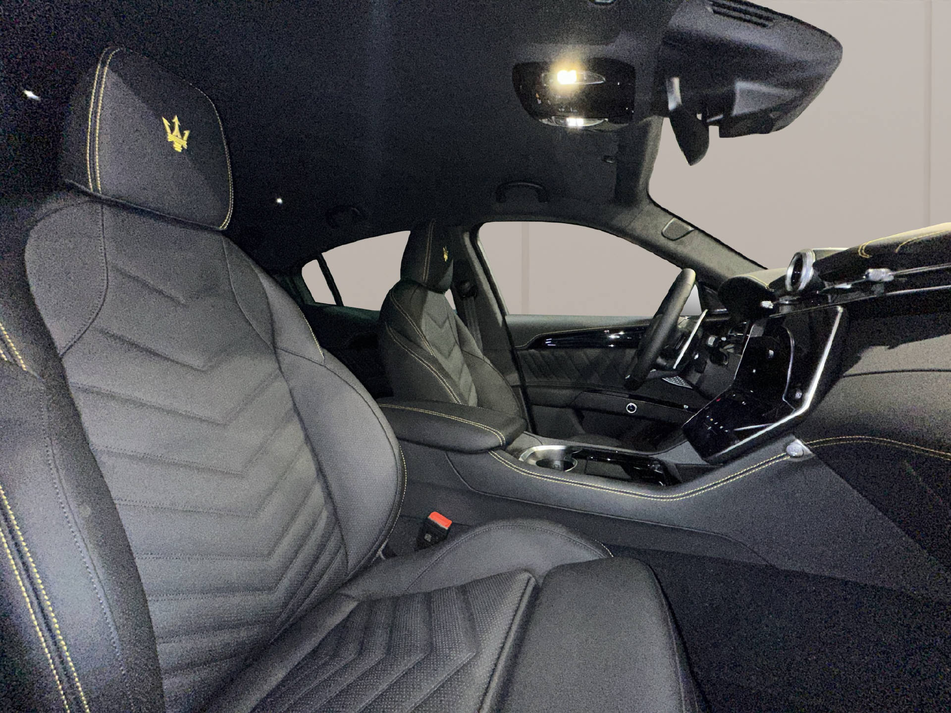 MASERATI Grecale 2.0 Hybrid Modena-image-15