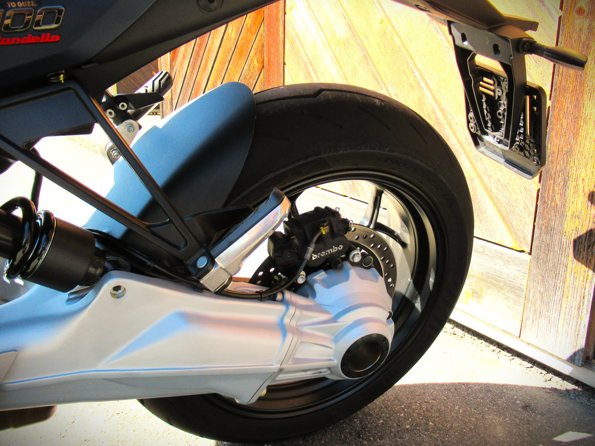 MOTO GUZZI V100 Mandello-image-4