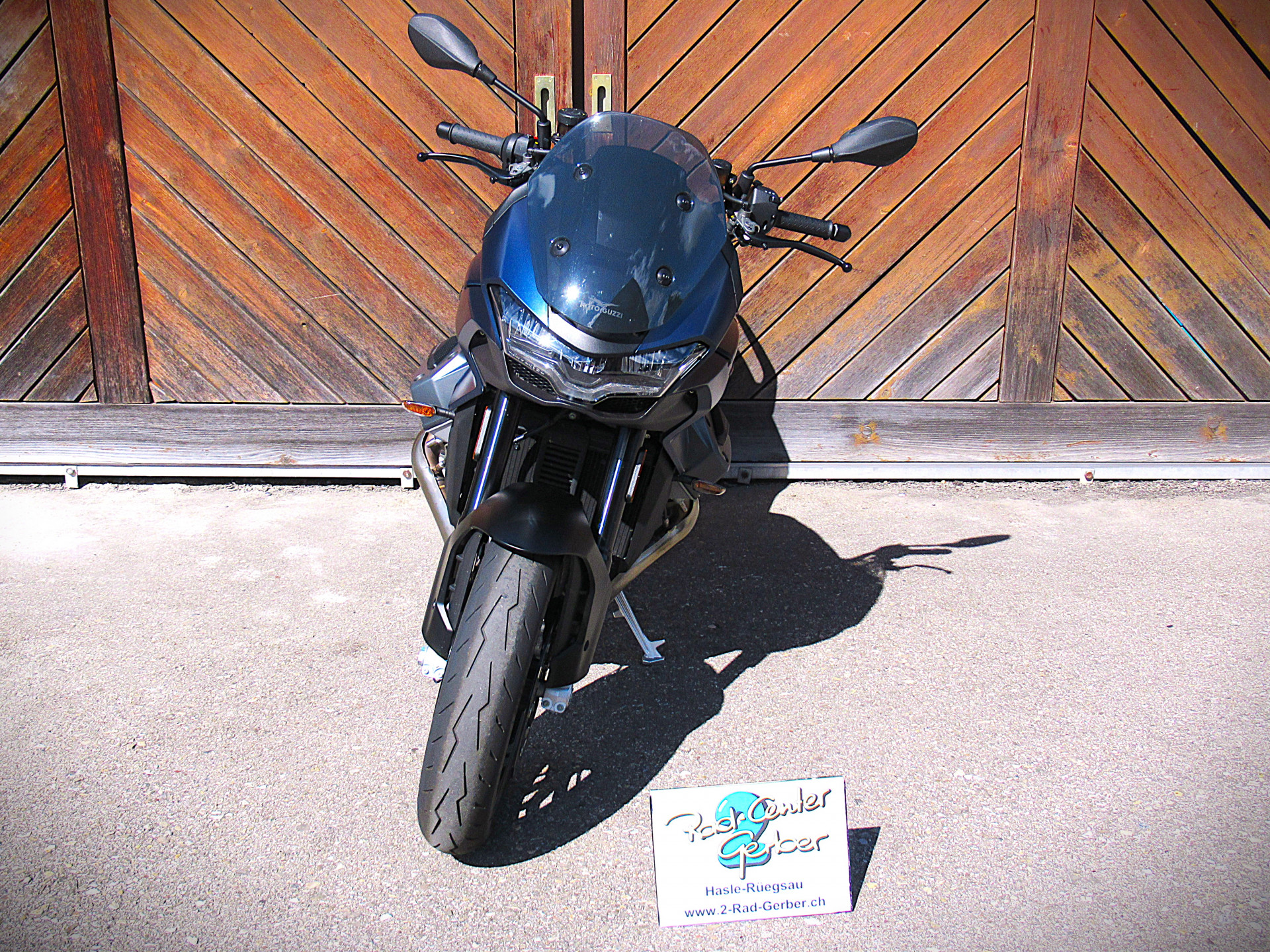 MOTO GUZZI V100 Mandello-image-8