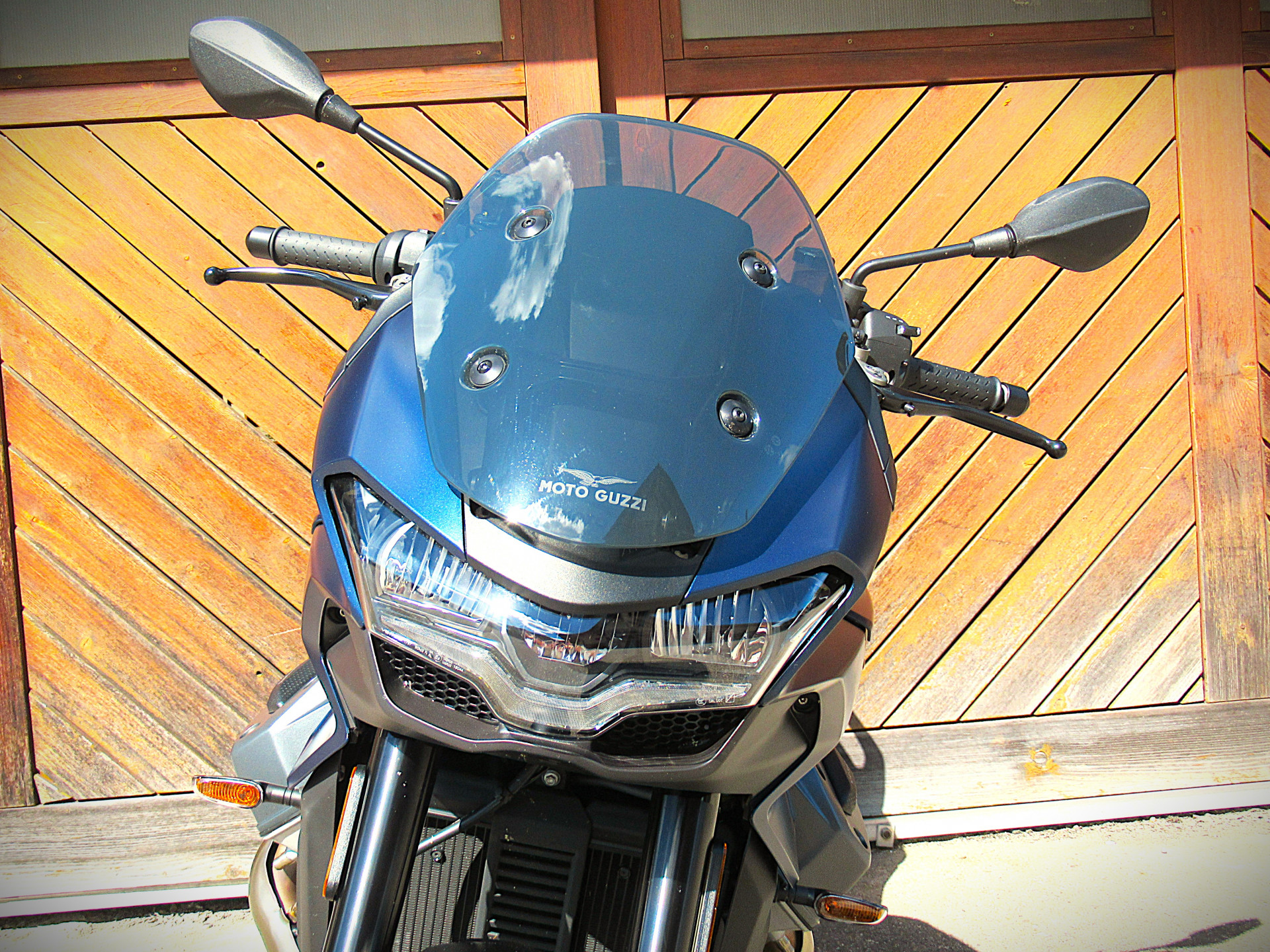 MOTO GUZZI V100 Mandello-image-1
