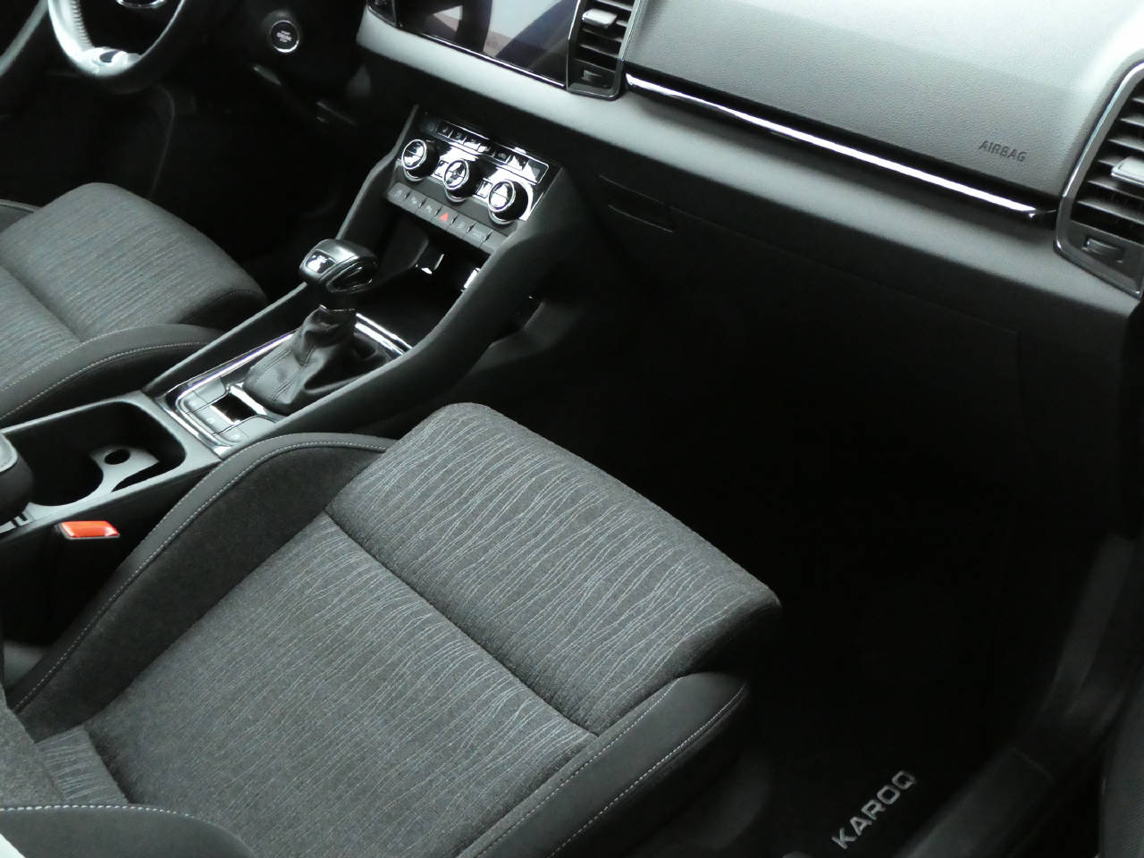 SKODA Karoq 2.0 TDI Style 4x4 DSG-image-9