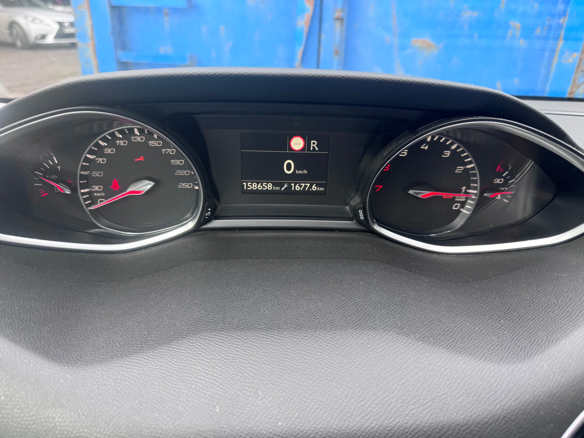 PEUGEOT 308 SW 1.2 Pure Tech Allure EAT8-image-13