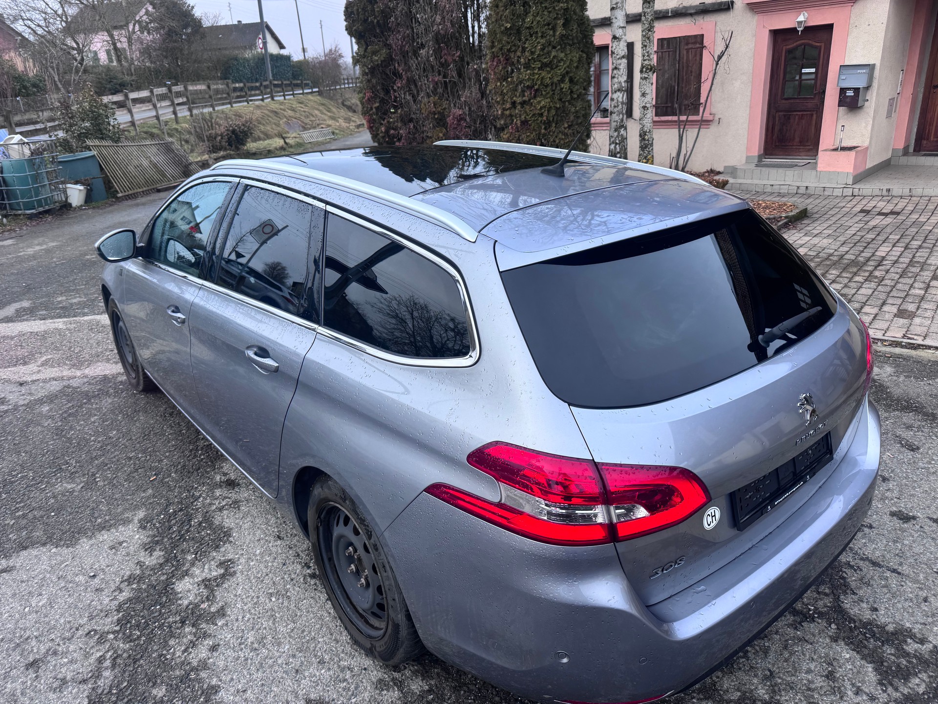 PEUGEOT 308 SW 1.2 Pure Tech Allure EAT8-image-6