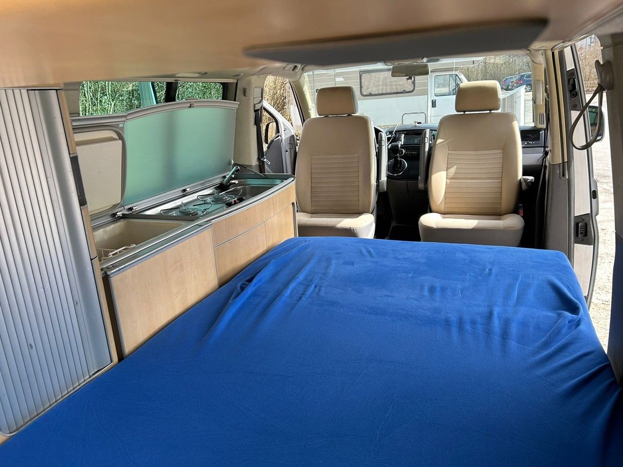 VW T5 Multivan California 2.5TDI-image-17