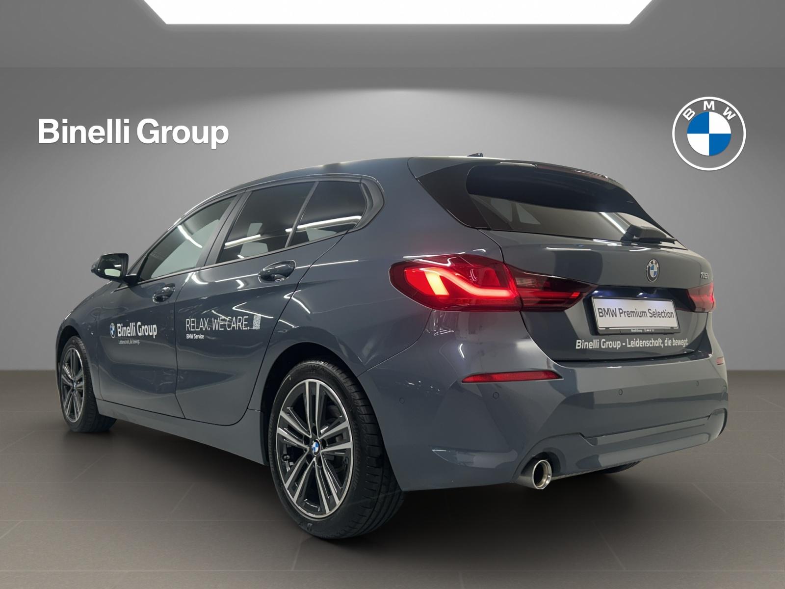 BMW 118i-showroom-element-2