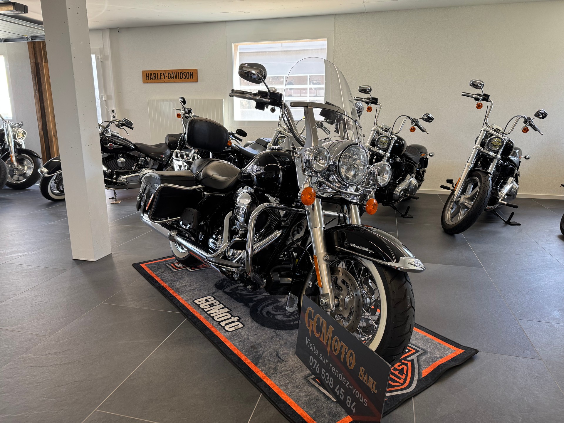 HARLEY-DAVIDSON FLHRC Road King Classic 103 ABS-image-3
